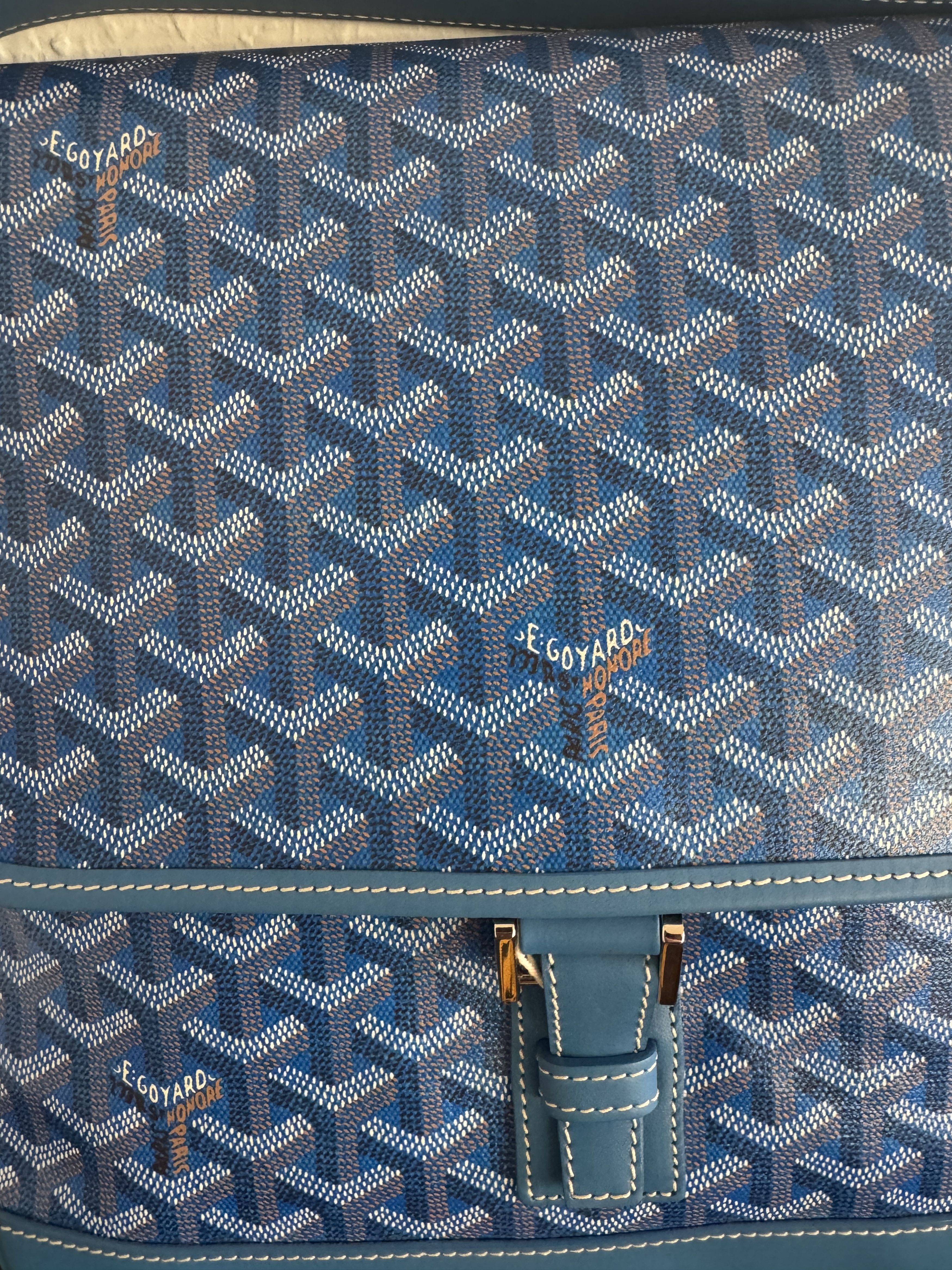 Grand Bleu MM Messenger Bag – Sky Blue