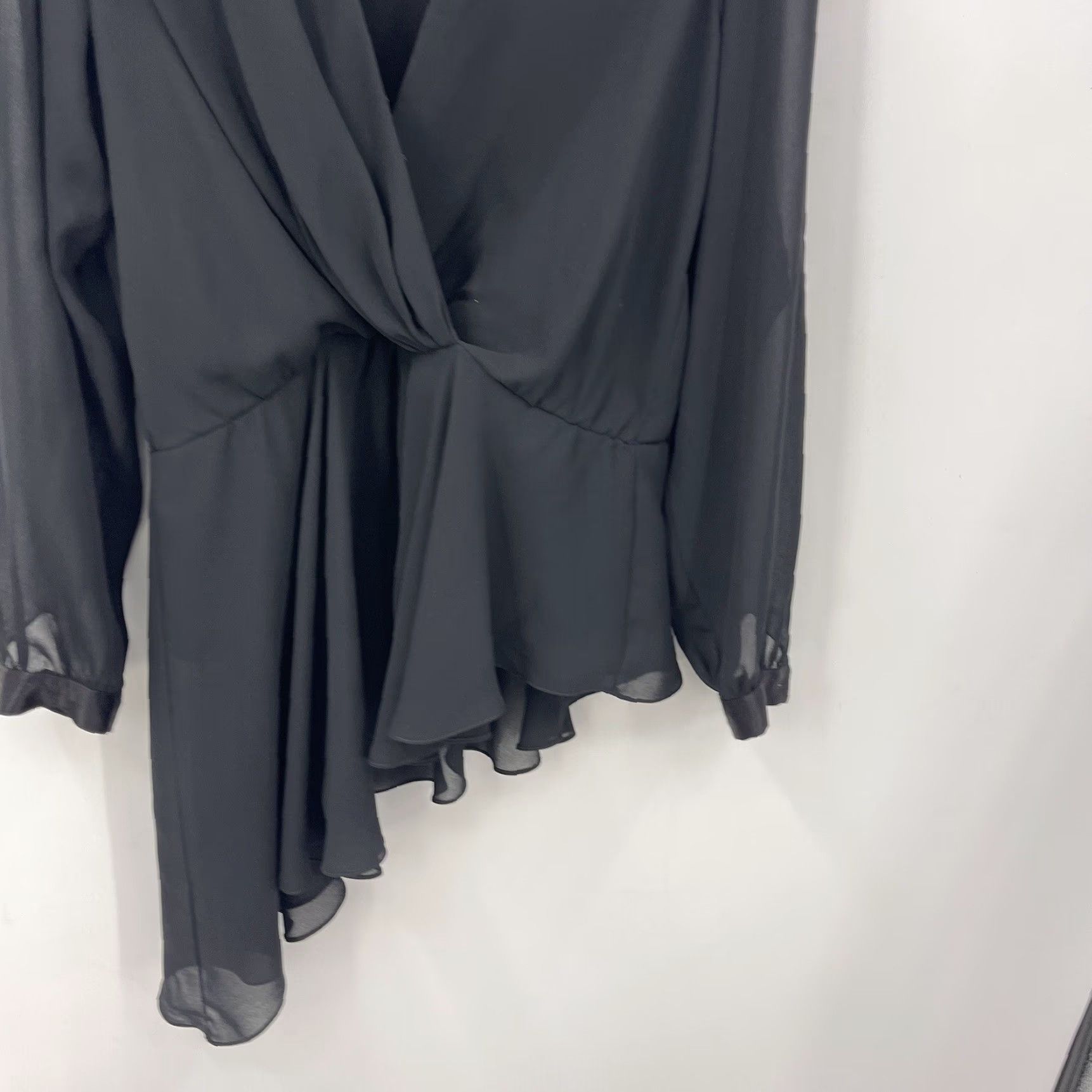 Vintage VTG URSULA OF SWITZERLAND Blouse Womens 8 Black Chiffon Polyester V-Neck Long Sleeve Button Casual, Party/Cocktail, Wedding 8 Womens Size M / US 6-8 / IT 42-44 - 6 Thumbnail