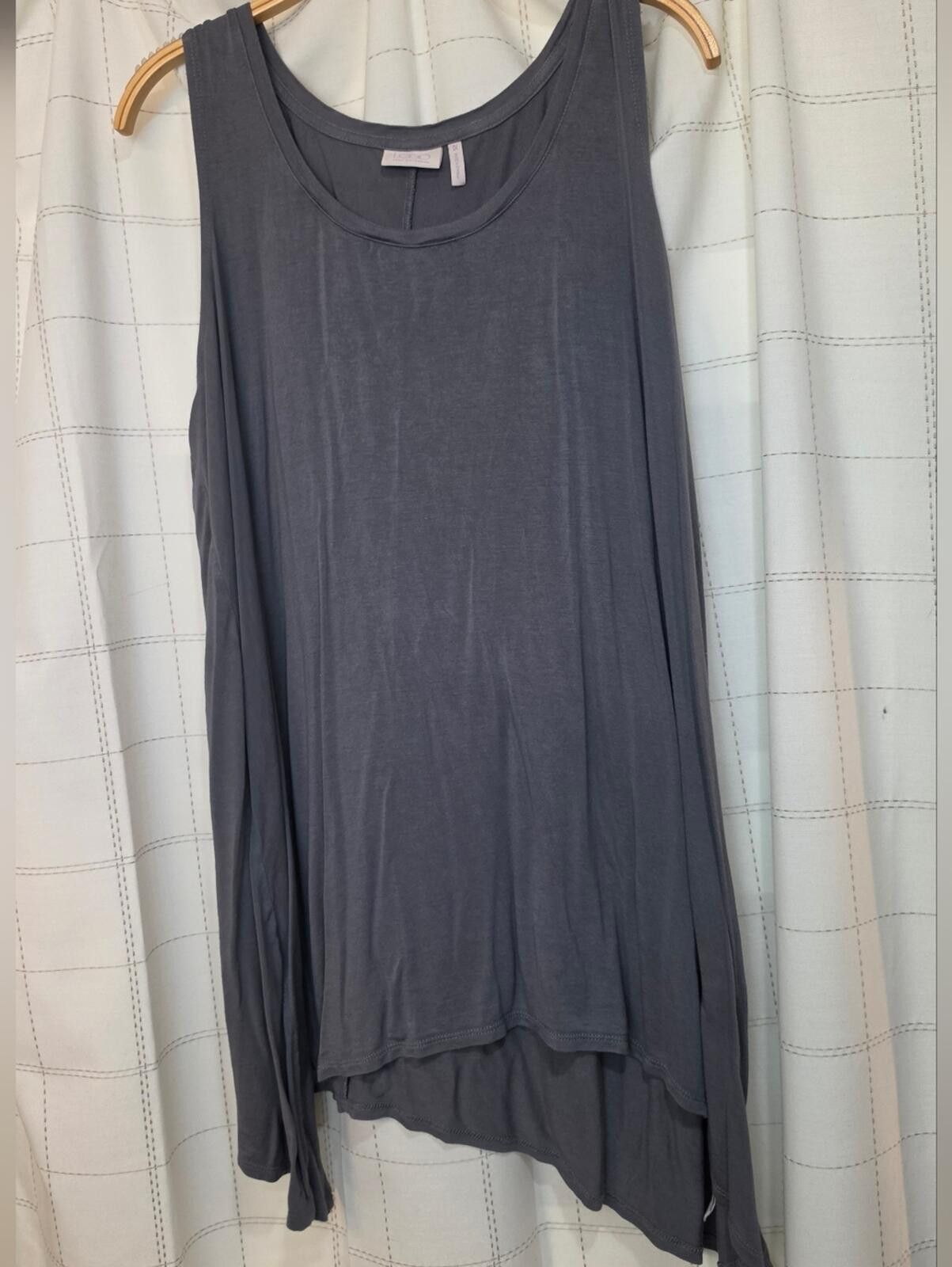 Other LOGO Asymmetrical Hem Top Size XL / US 12-14 / IT 48-50 - 1 Thumbnail