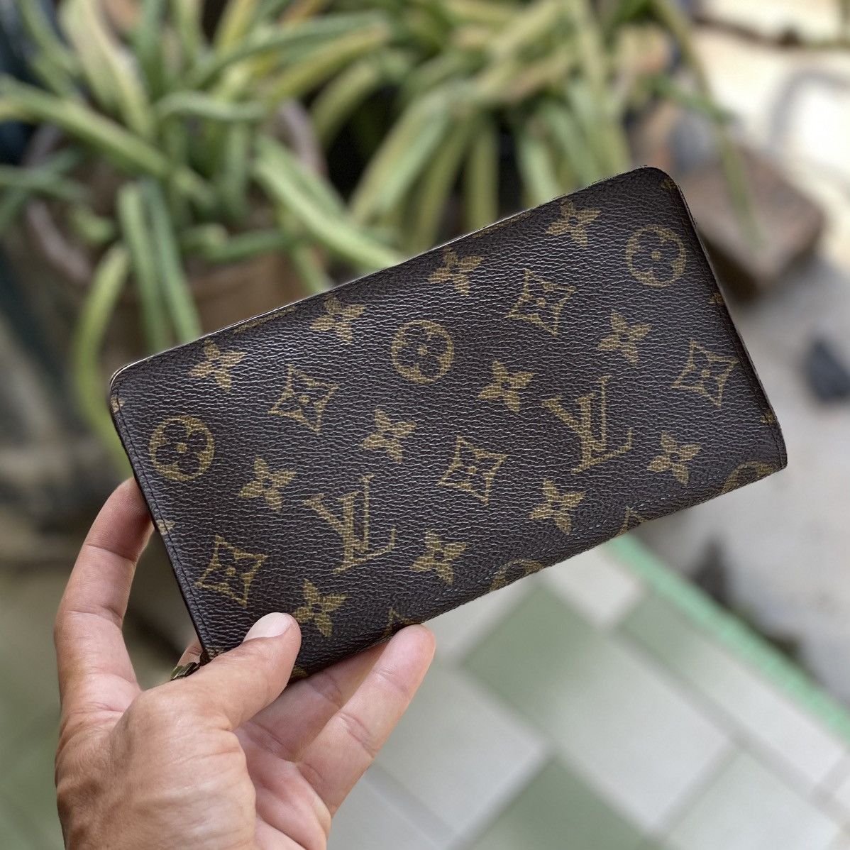 Louis Vuitton × Vintage Louis Vuitton Porte Monnaie Zip Long Wallet Size ONE SIZE - 1 Thumbnail