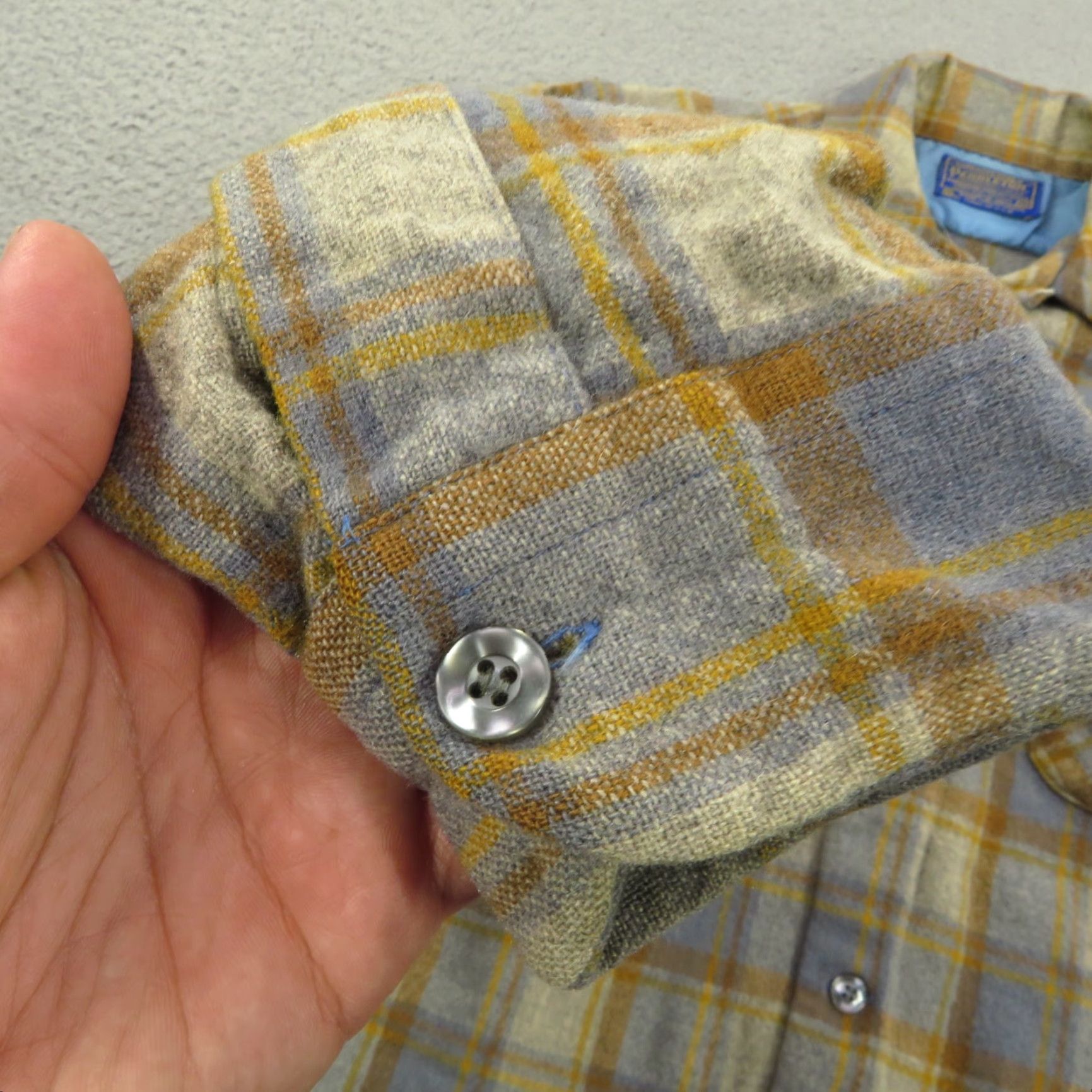 Pendleton VINTAGE Pendleton Board Shirt Mens Medium 60s Brown Grey Earth Tones Loop Collar Shirt Mens M Gray Plaid 60s Classic Outdoor Boys? Size US M / EU 48-50 / 2 - 4 Thumbnail