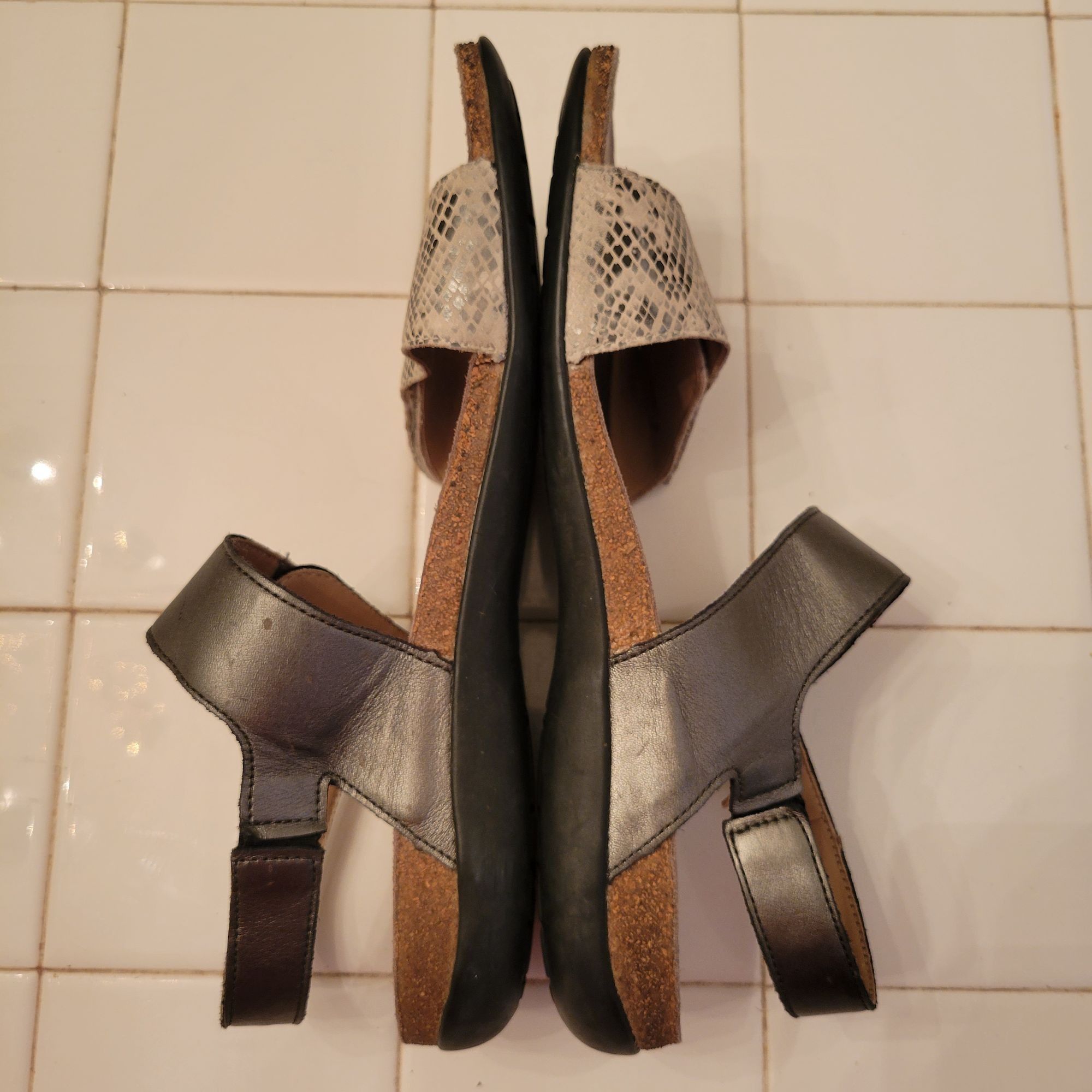 Mephisto Mephisto Cork Footbed Sandals 10 Snakeskin Print Grey Leathe Size US 10 / IT 40 - 9 Thumbnail