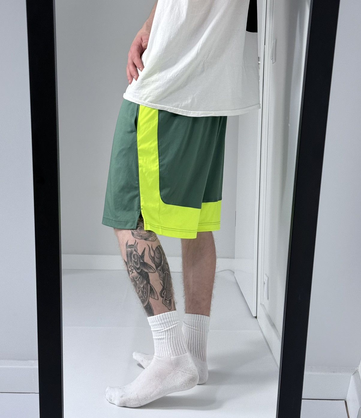 Nike Vintage Nike y2k streetwear oversize track shorts Size US 36 / EU 52 - 2 Thumbnail
