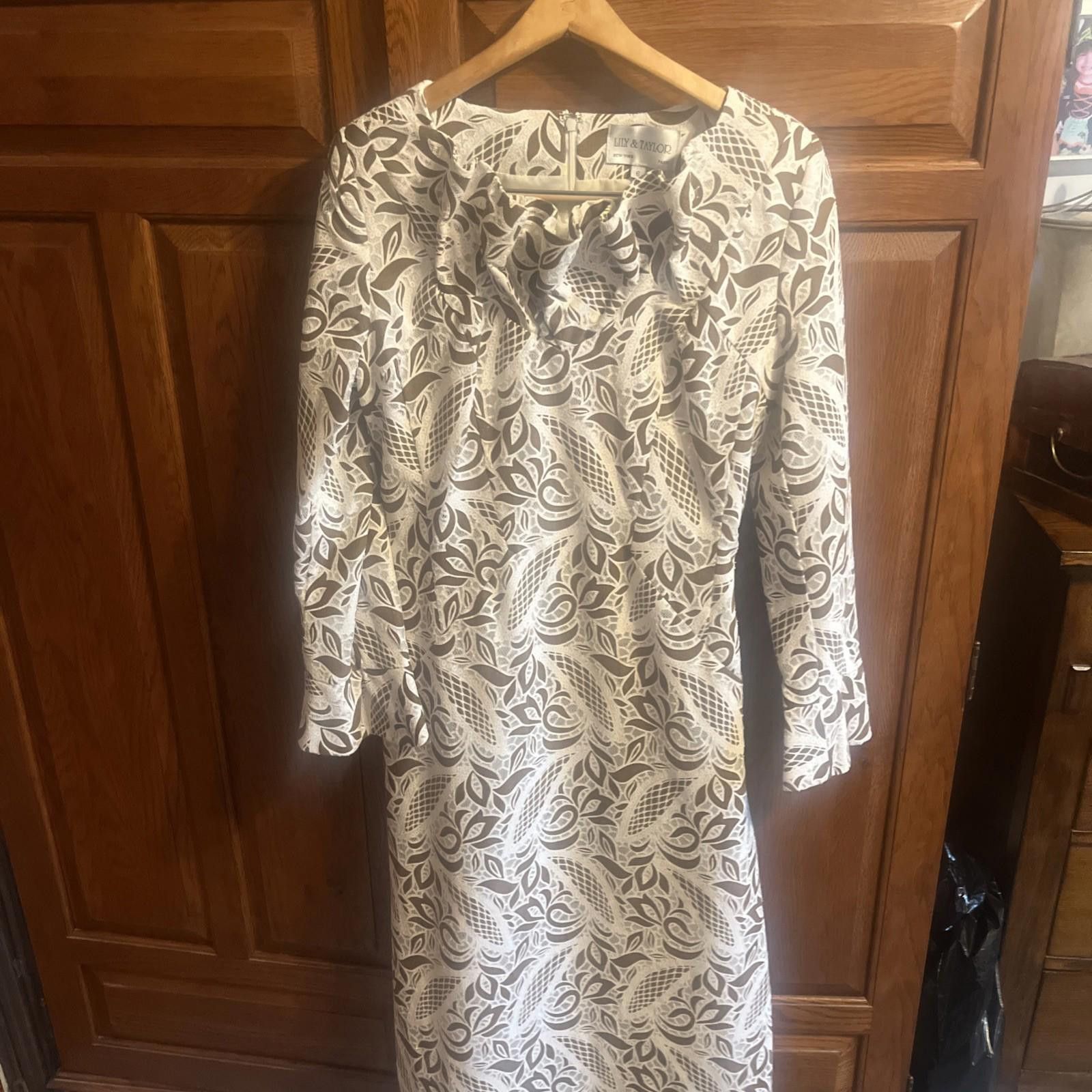 Ann Taylor Lily & Taylor Lined Dress Size 6 New York Paris Eyelet Size M / US 6-8 / IT 42-44 - 2 Thumbnail