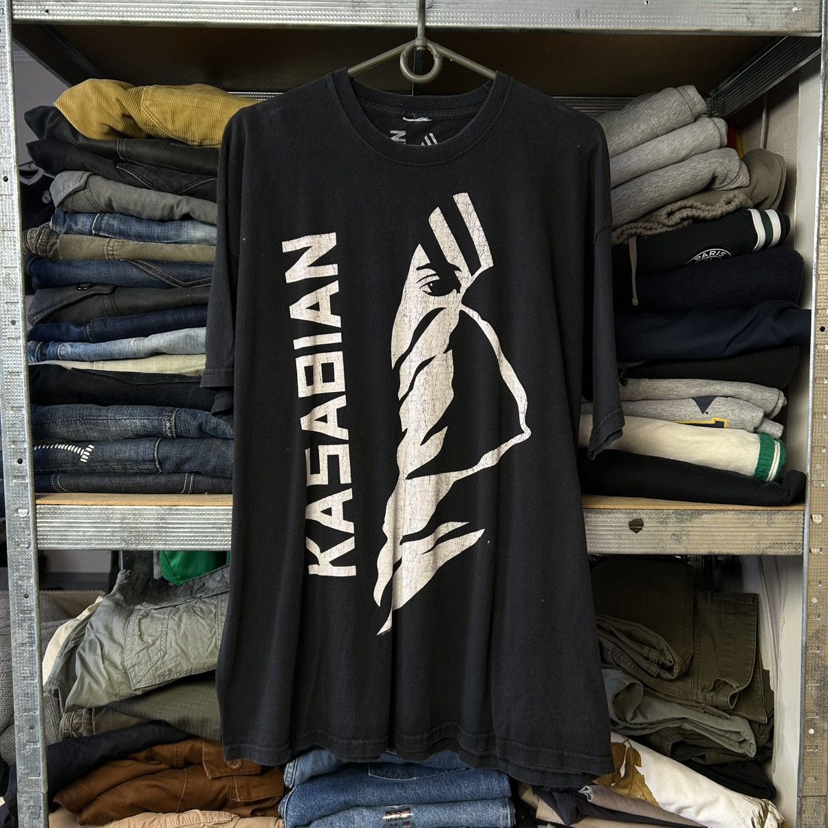 Band Tees Vintage Kasabian 2011 Big Graphic Logo rock band tee size XL Size US XL / EU 56 / 4 - 1 Thumbnail