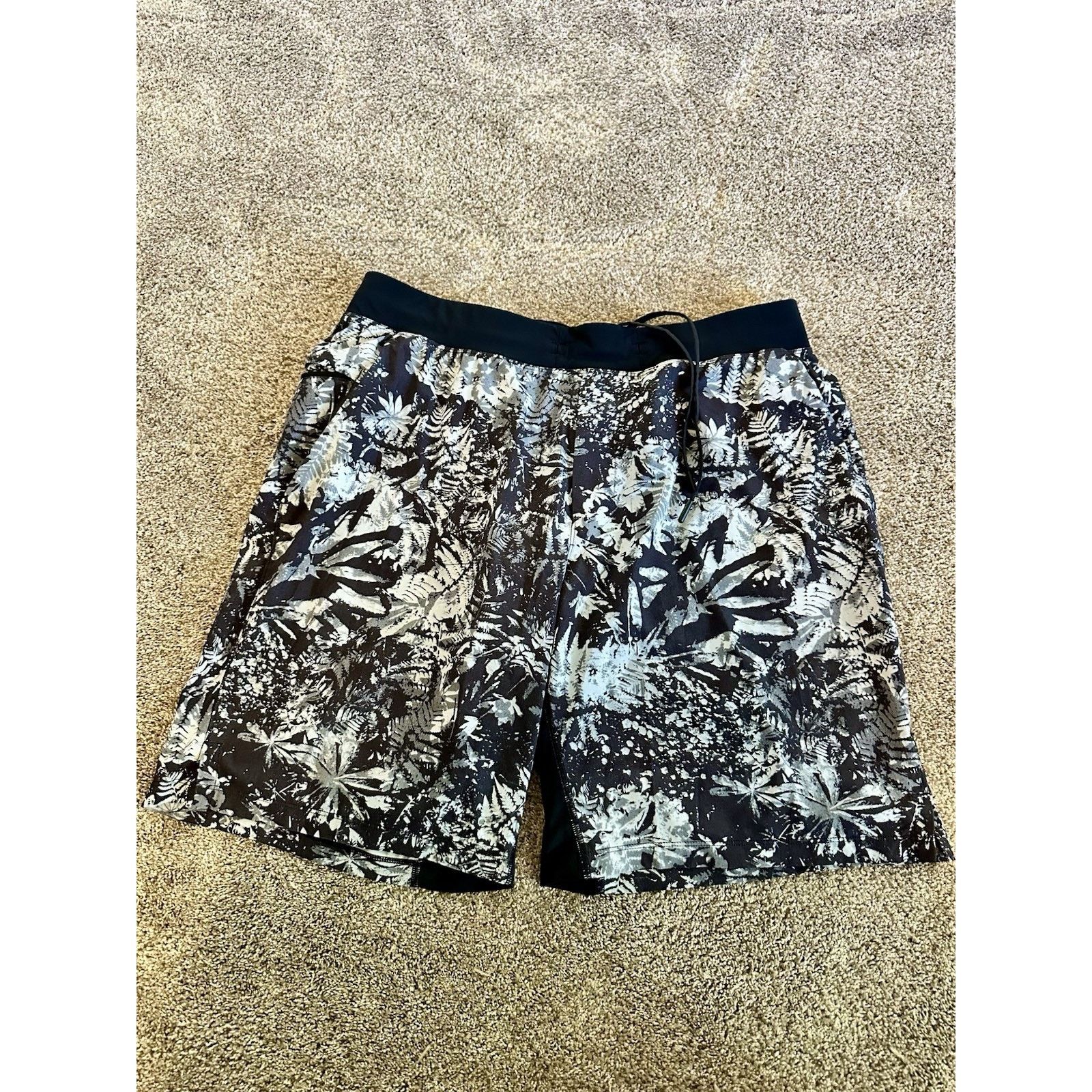 Lululemon Lululemon Board Shorts Mens XL Floral Unlined 9” Shorts Gym Size US 36 / EU 52 - 1 Thumbnail