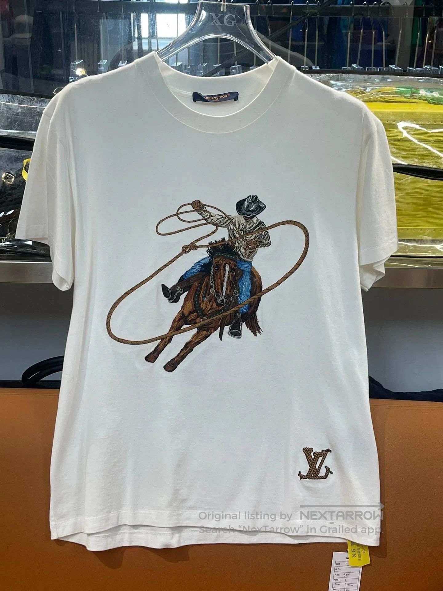 Louis Vuitton Louis Vuitton Logo Embroidered Crewneck T. Size US S / EU 44-46 / 1 - 1 Thumbnail