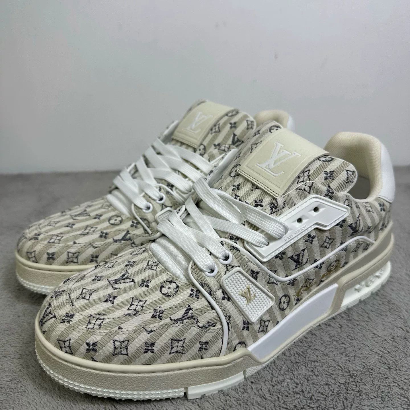 Louis Vuitton Louis Vuitton Training Lowtop Sneakers 41 Men Size US 8.5 / EU 41-42 - 1 Thumbnail