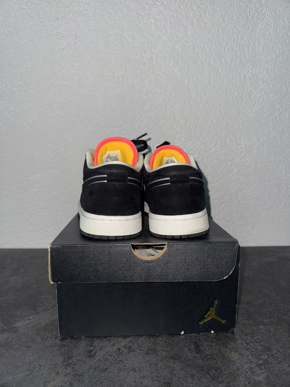 Nike Air Jordan 1 Low SE (Special Edition) Size US 7 / EU 40 - 4 Thumbnail