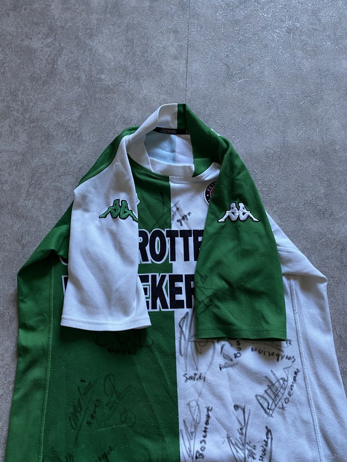 Vintage AUTOGRAPHED 2003/04 Feyenoord Rotterdam Away Jersey Kappa Size US S / EU 44-46 / 1 - 5 Thumbnail