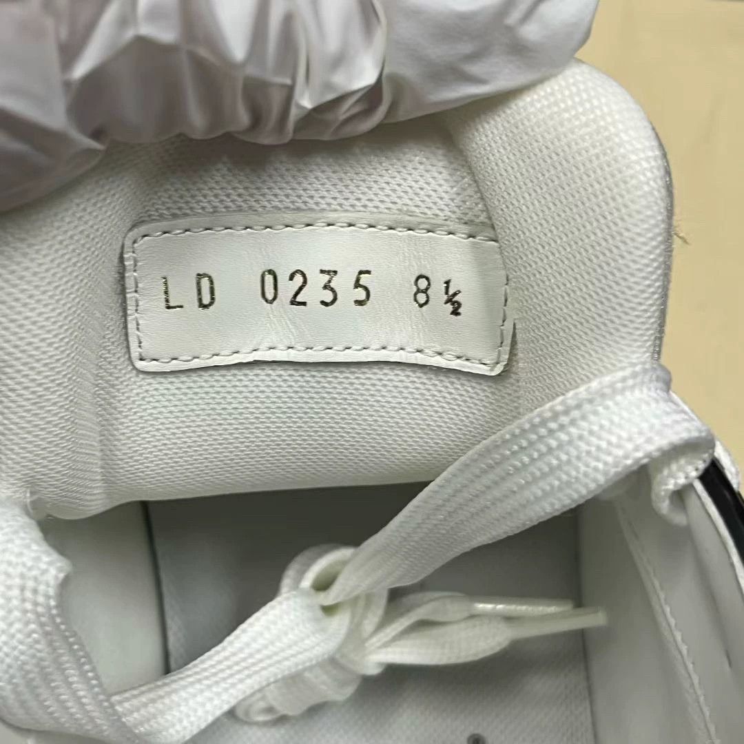 Louis Vuitton louis vuitton panda pattern low top sneakers Size US 8.5 / EU 41-42 - 5 Thumbnail