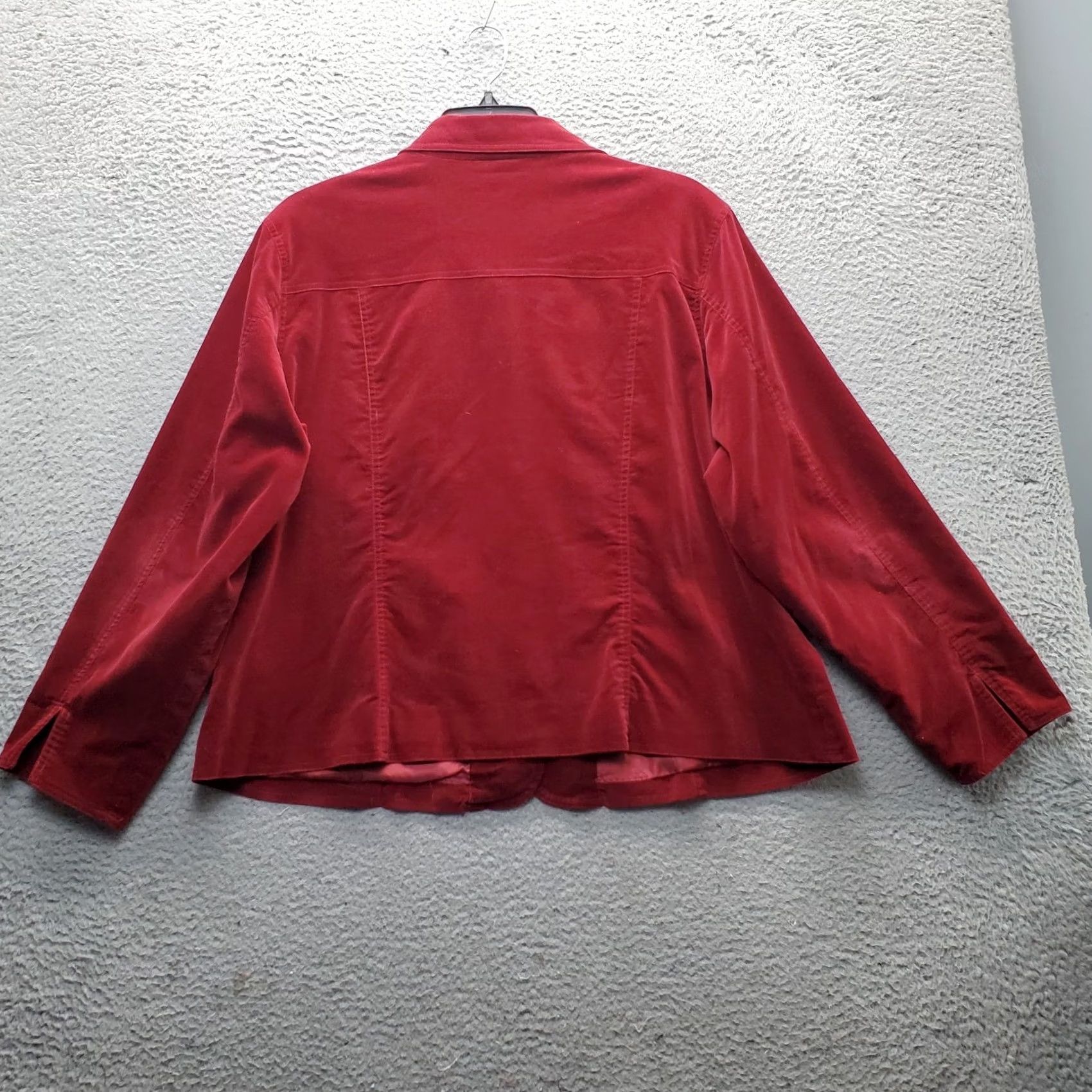 Coldwater Creek Coldwater Creek Velour Jacket Womens 2X Dark Red Long Sleeve Button Front EUC Jacket Women 2X Red Fall Winter Casual Everyday Size XXL / US 16-18 / IT 52-54 - 2 Thumbnail
