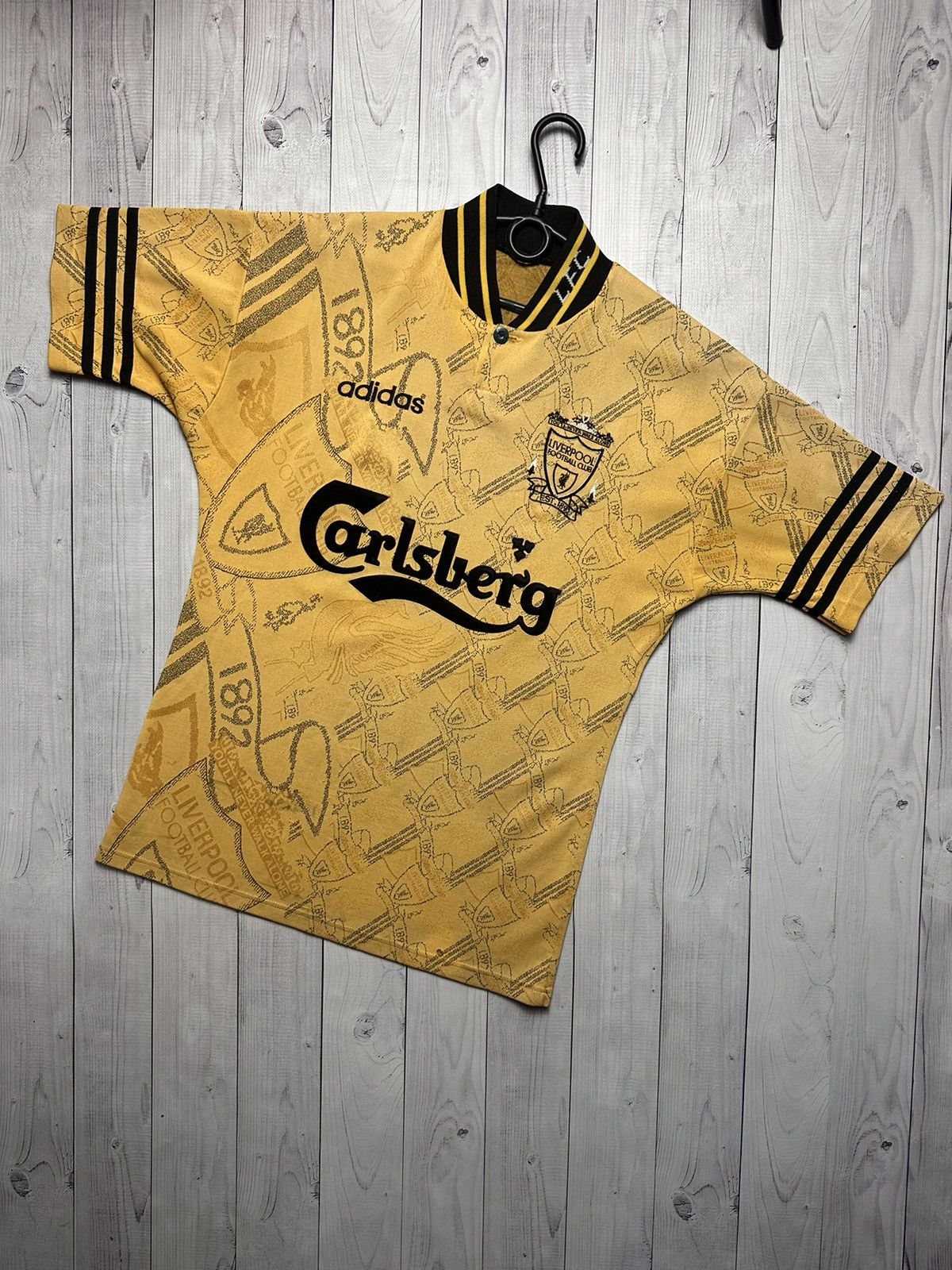 Vintage Vintage Liverpool soccer jersey adidas rare size M monogram Size US M / EU 48-50 / 2 - 1 Thumbnail