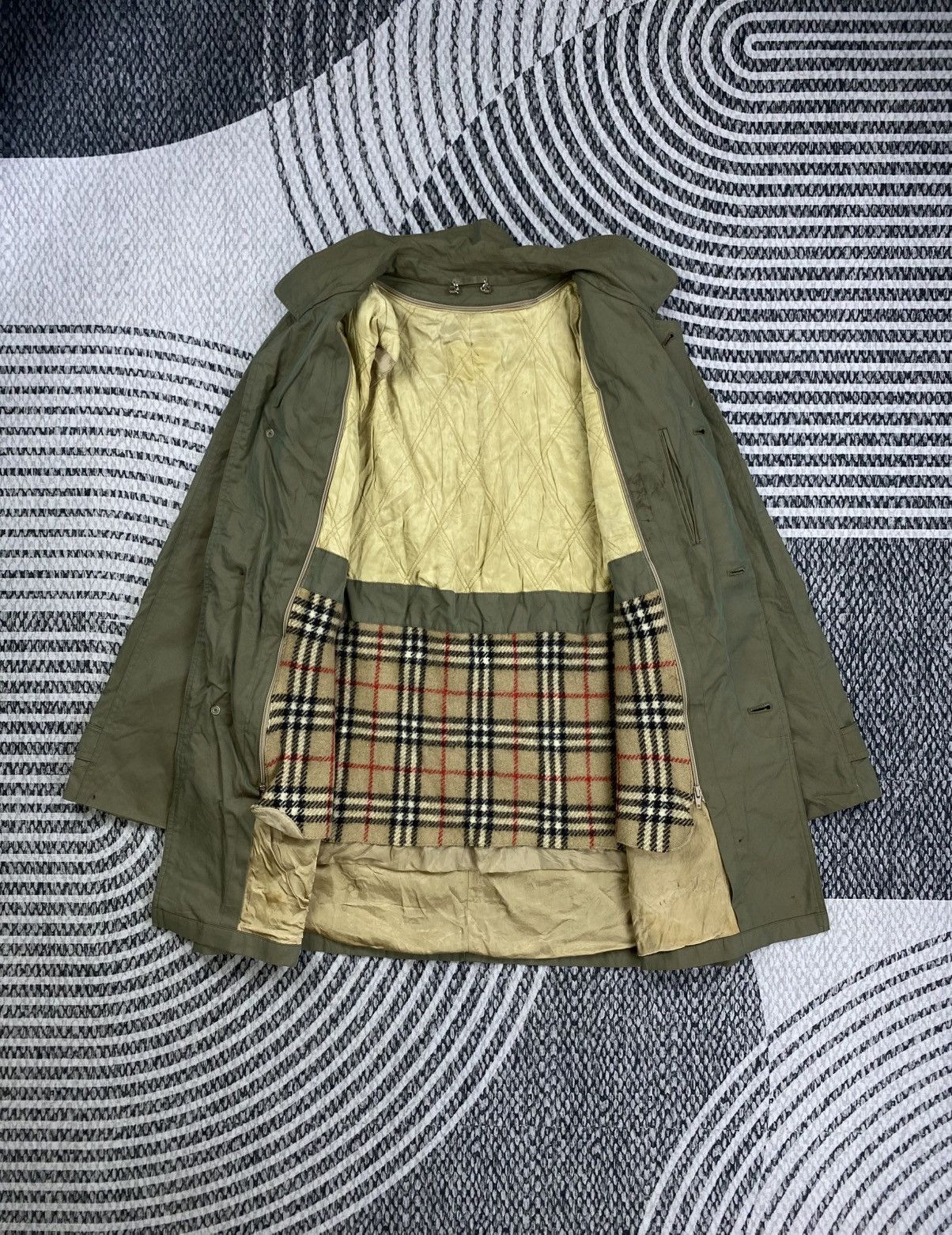 Burberry Vintage Burberry Button Checked Long Jacket Size US L / EU 52-54 / 3 - 6 Thumbnail