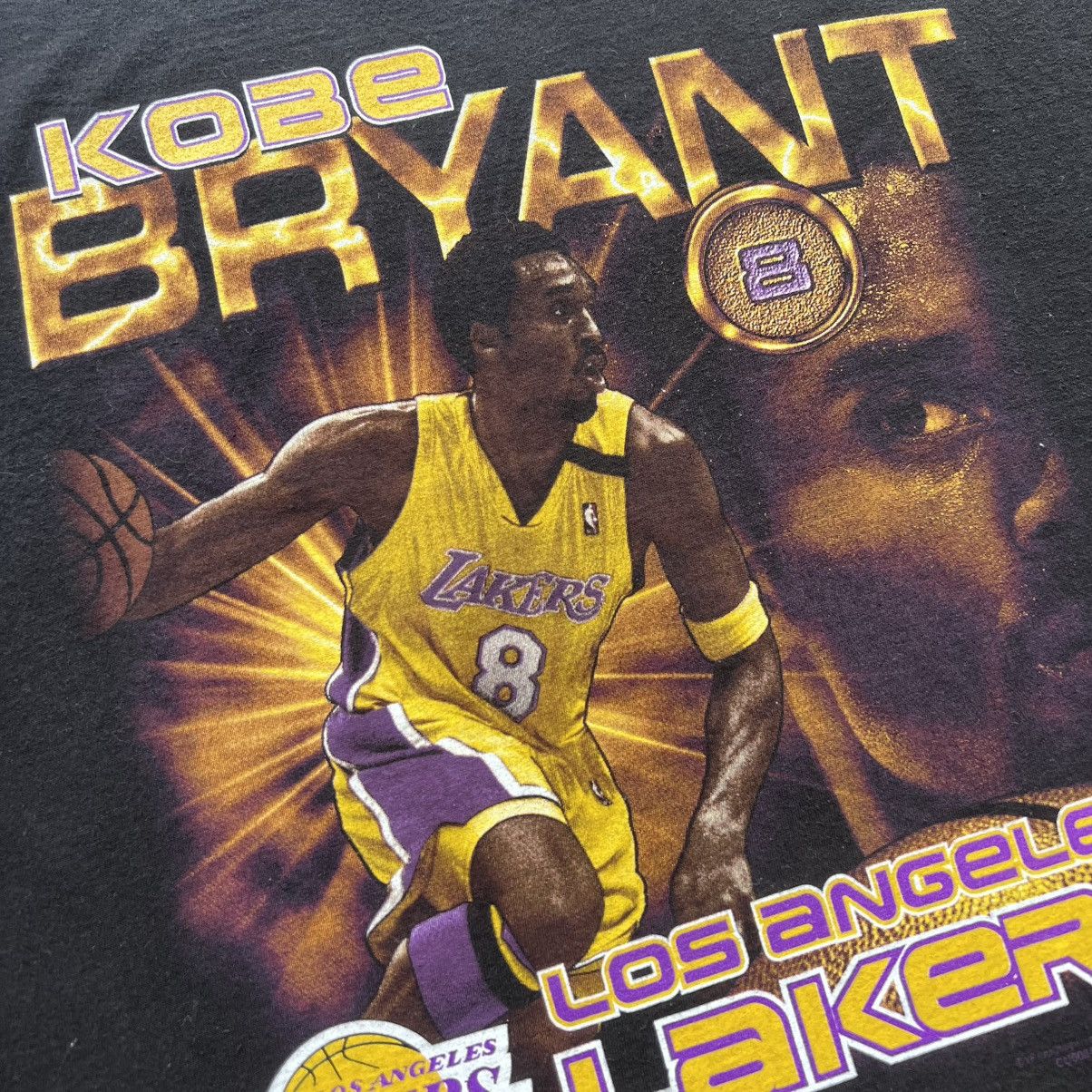 NBA VTG ‘90s Kobe Bryant Gold Coin NBA Tee Shirt Basketball Size US L / EU 52-54 / 3 - 3 Thumbnail