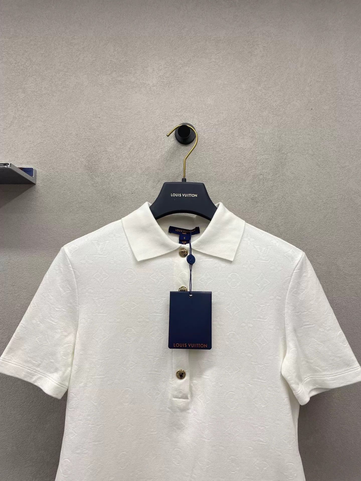 Louis Vuitton LV Women's Short Polo Vertical Buttons Slim Size S / US 4 / IT 40 - 4 Thumbnail