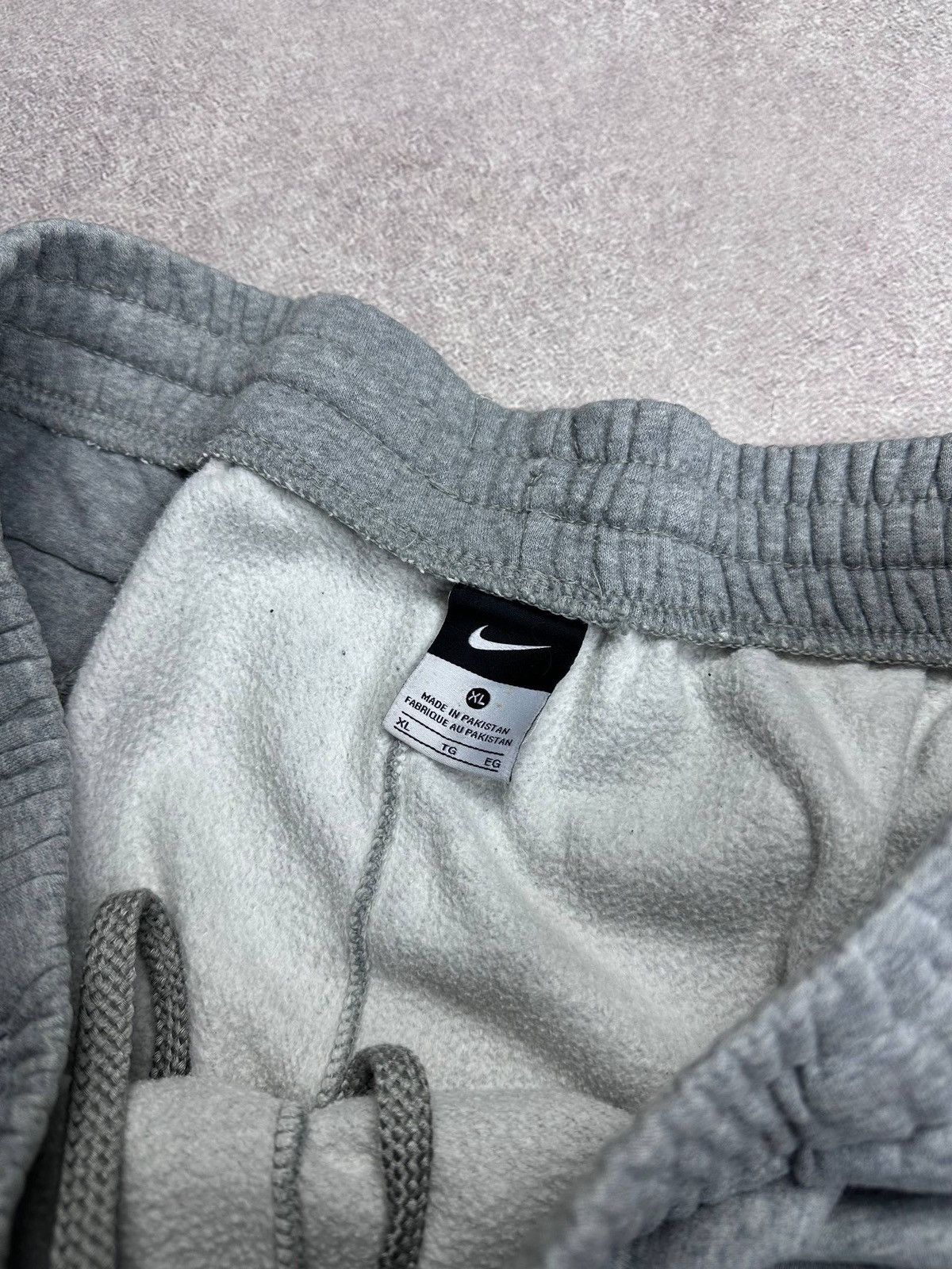 Nike Vintage Nike Swoosh Baggy Y2K Sweatpants Track Pants XL Rare Size US 36 / EU 52 - 6 Thumbnail