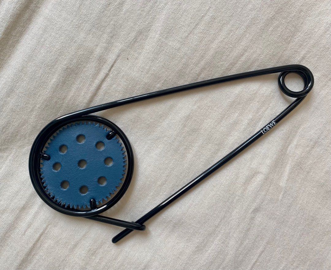 JW Anderson × Loewe Loewe oversized pin Size ONE SIZE - 3 Thumbnail