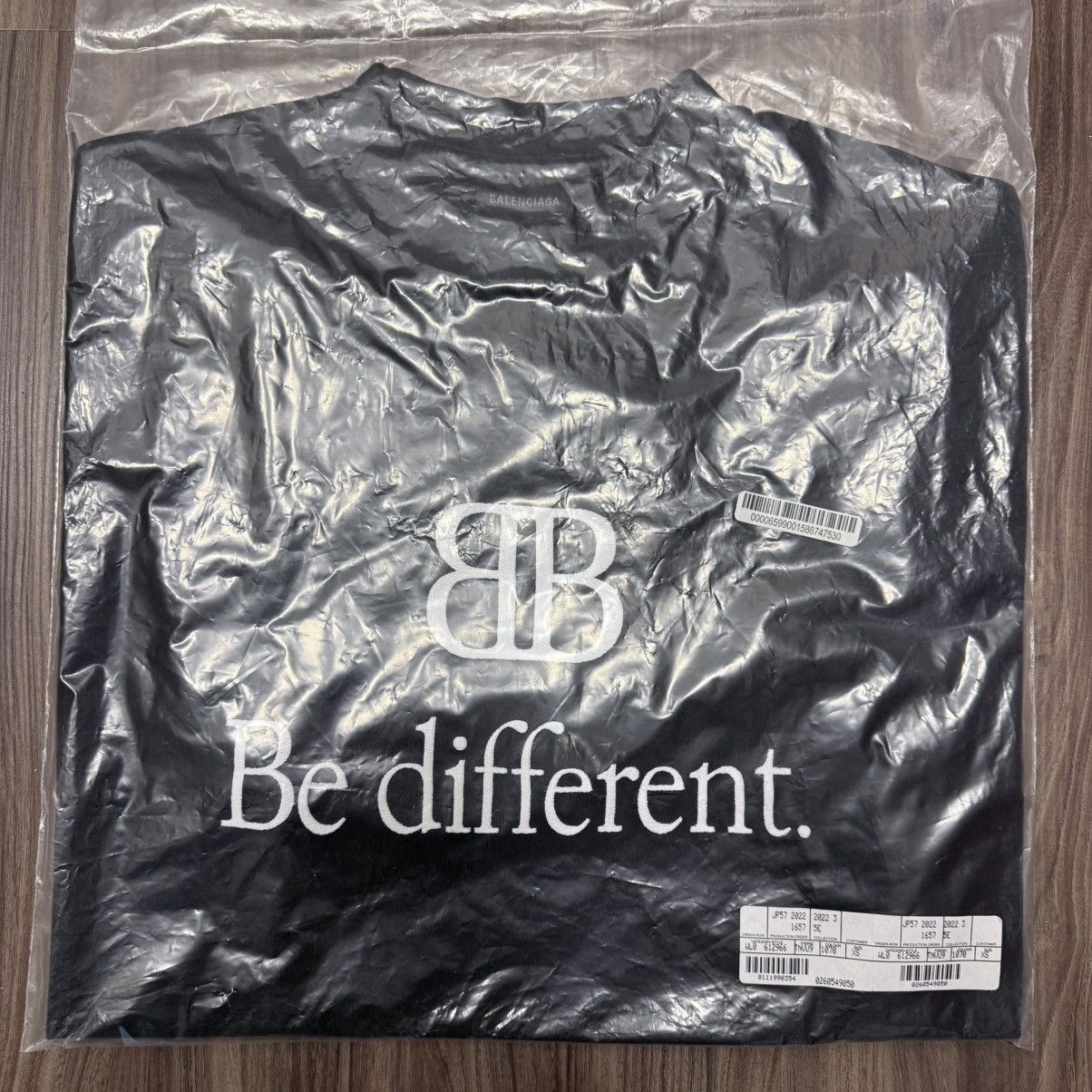 Balenciaga NEW Be Different Embroidered Logo BB T Shirt Size US XS / EU 42 / 0 - 3 Thumbnail