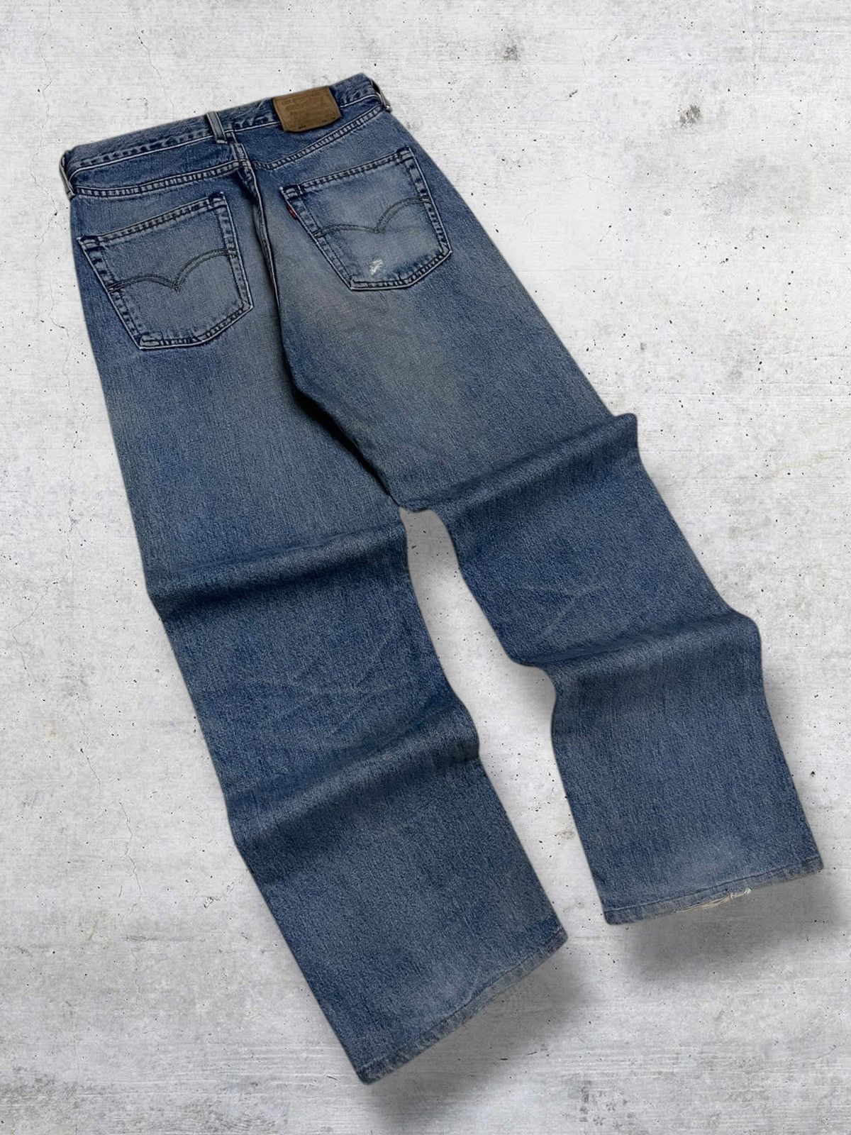 Levi's Vintage Clothing VINTAGE 504 LEVIS USA DESIGNER 90S BLUE WASHED OG DENIM Size US 29 - 9 Thumbnail