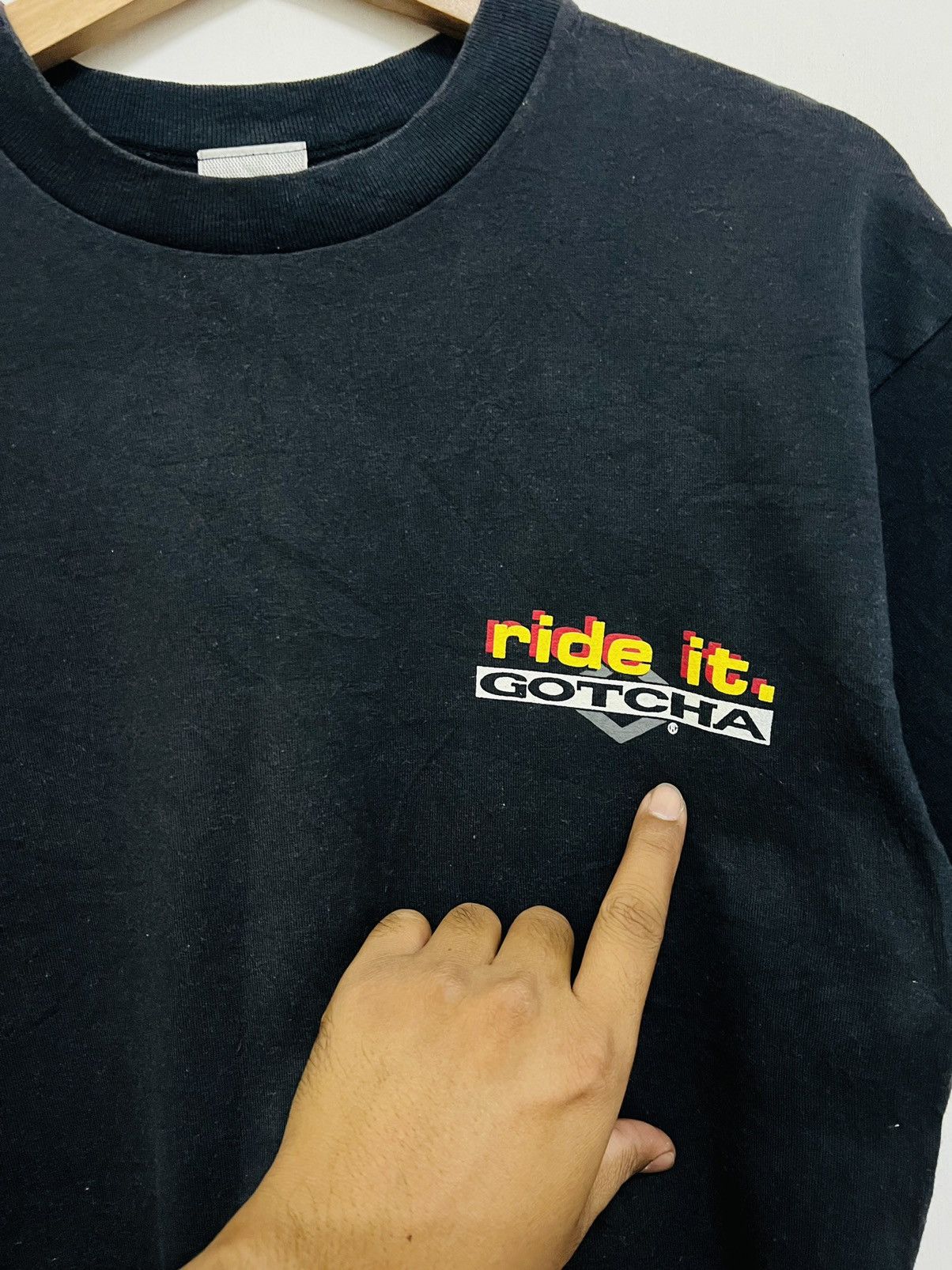 Gotcha × Vintage VINTAGE 1992 GOTCHA INTERNATIONAL SURF TEE Size US M / EU 48-50 / 2 - 5 Thumbnail