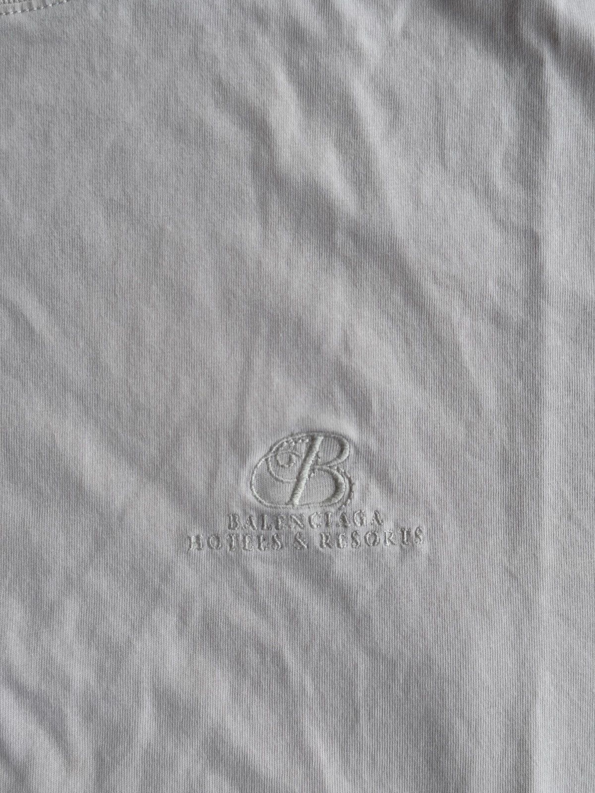 Balenciaga *RARE* HOTEL & RESORT BALENCIAGA DEMNA BEIGE OVERSIZED TEE Size US XS / EU 42 / 0 - 3 Thumbnail