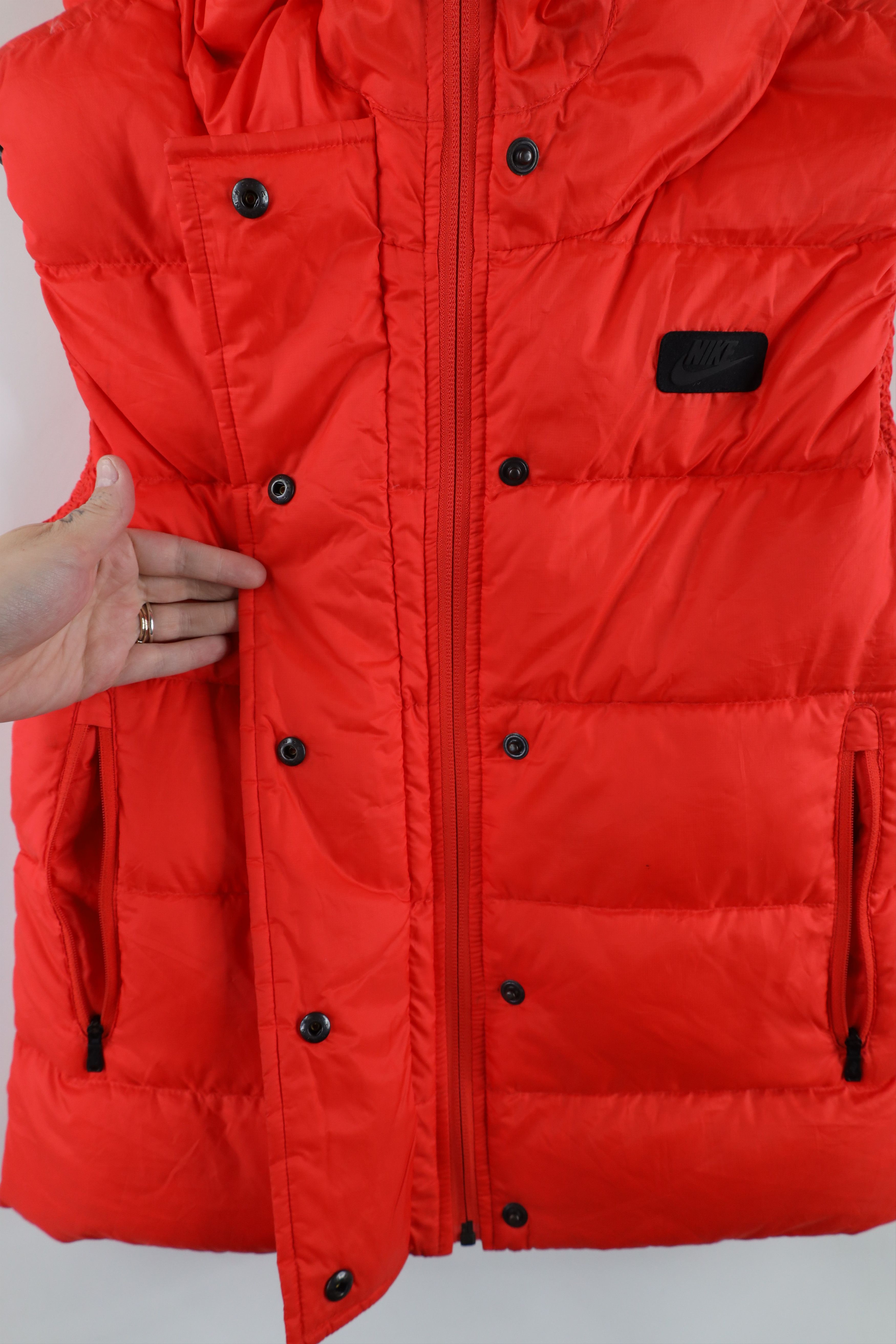 Nike × Vintage Nike Out Box Logo Duck Down Hooded Puffer Vest Jacket Red Size S / US 4 / IT 40 - 7 Thumbnail