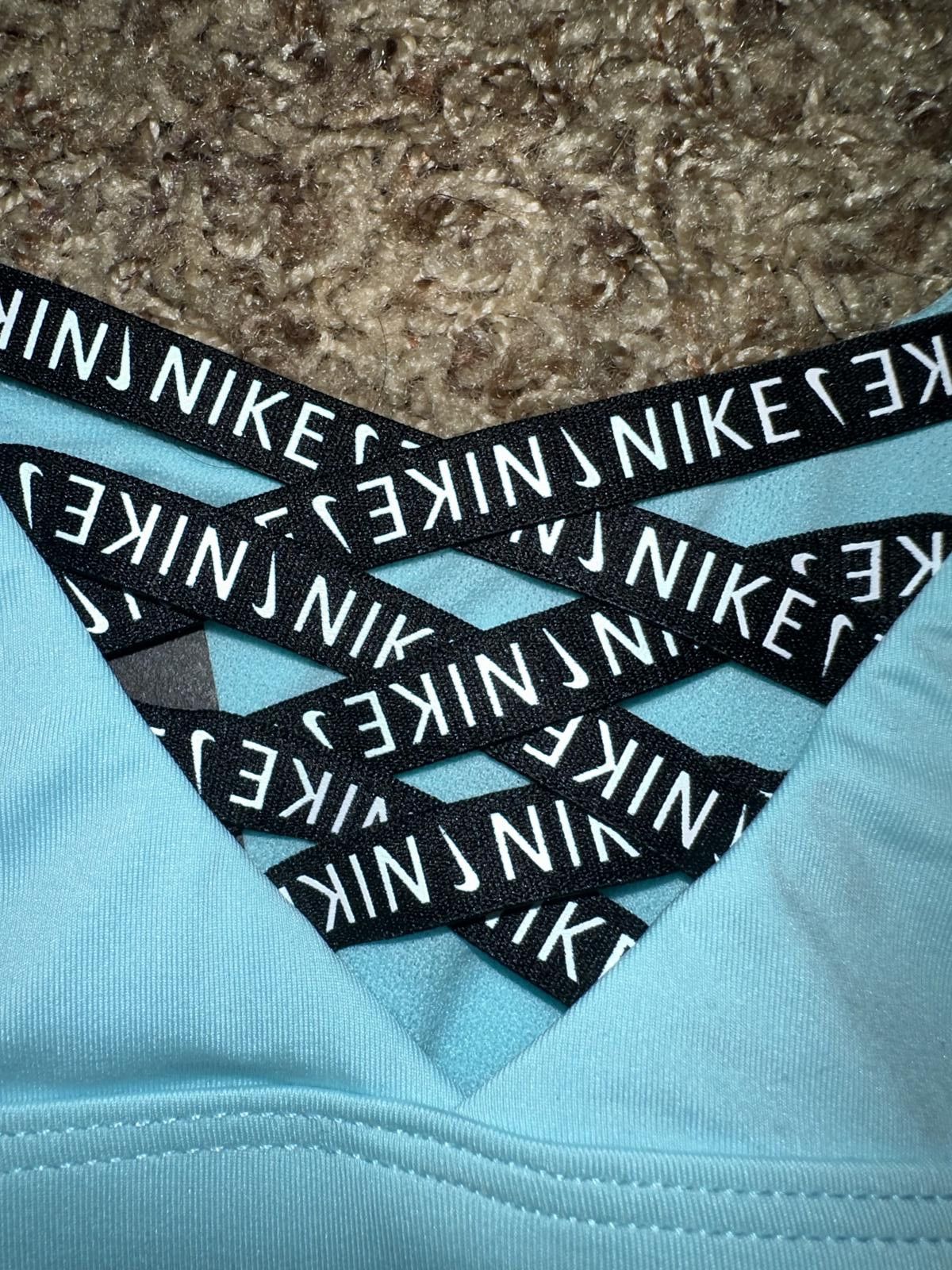 Nike Nike Women’s Reversible Sneakerkini Top Size ONE SIZE - 4 Thumbnail