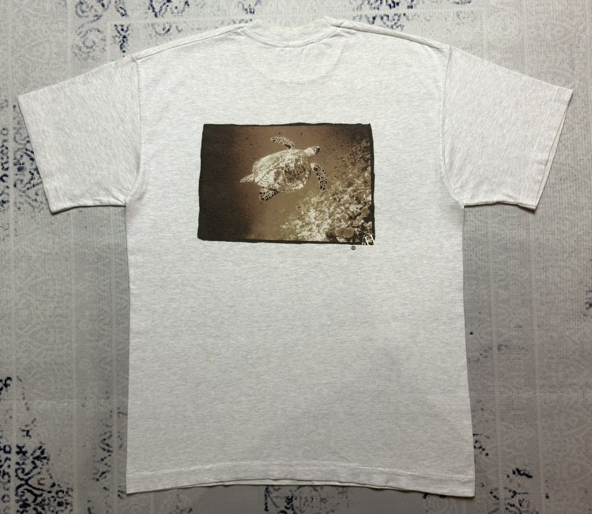 Vintage VINTAGE PH SEA TURTLE GRAPHIC TEE , SHIRT Size US L / EU 52-54 / 3 - 2 Thumbnail
