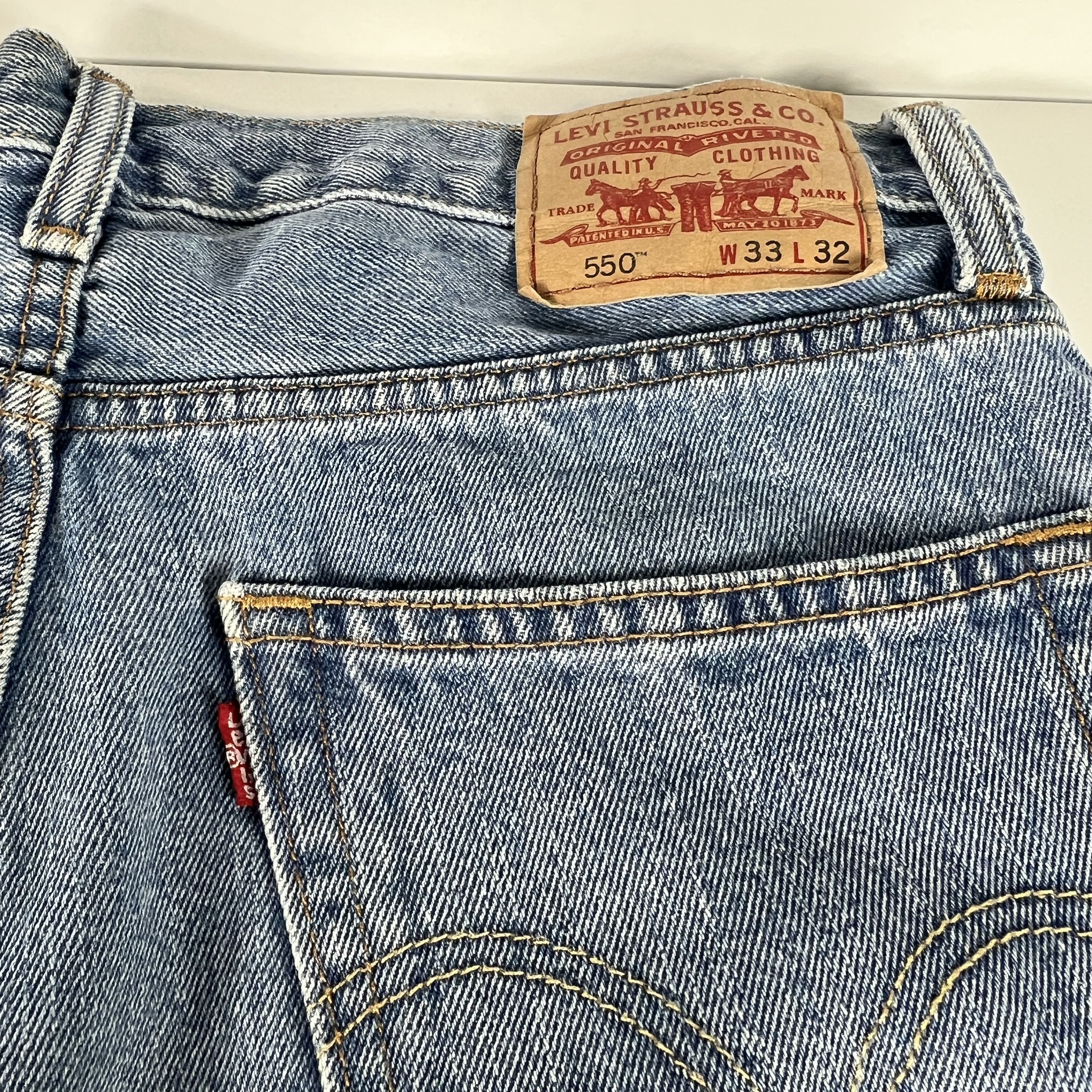 Levi's Levi's Jeans 550 Relaxed Straight Blue Faded Denim Size US 33 - 13 Thumbnail
