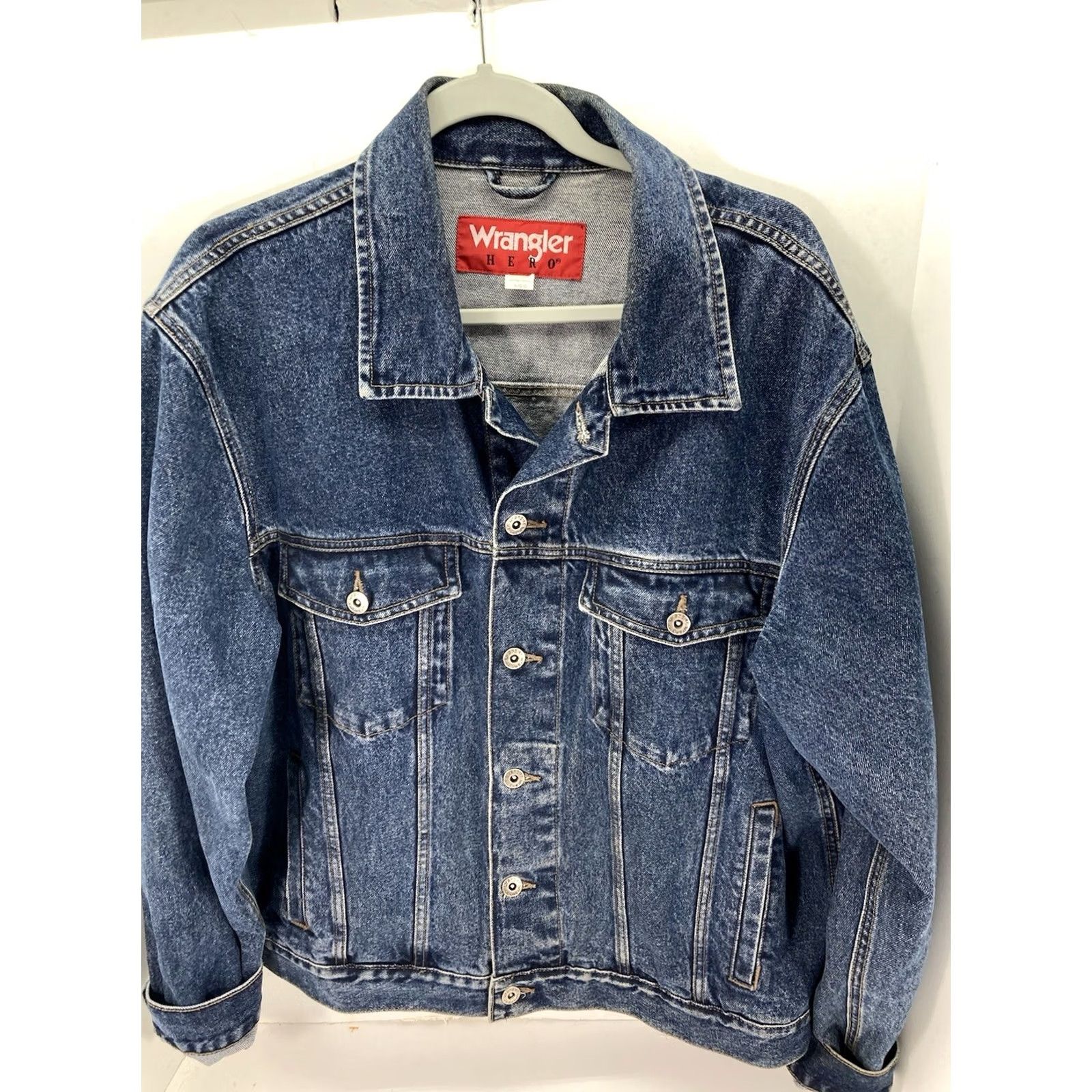 Wrangler Wrangler Denim Trucker Jacket Men Large Blue Button Western Medium Wash Jacket Mens Blue Wrangler Size US L / EU 52-54 / 3 - 2 Thumbnail