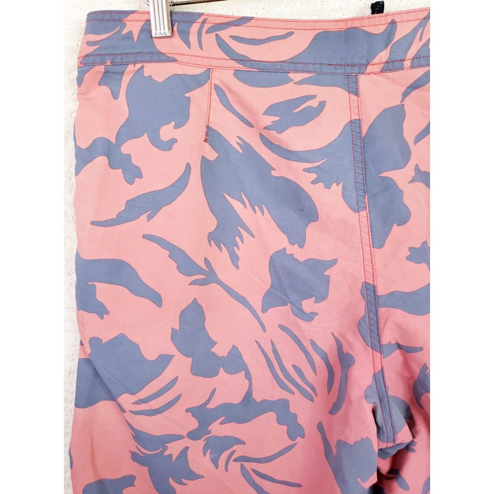Patagonia Patagonia Board Shorts 36W 10L Pink Gray Floral Drawstring Pockets Quick Dry Nylon Men Sports Surf Tropical Vintage Size US 36 / EU 52 - 7 Thumbnail
