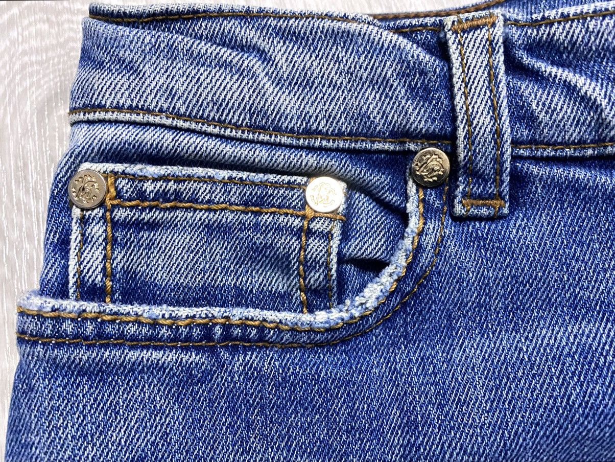 Roberto Cavalli Roberto Cavalli Washed Torn Fringed Distressed Jeans Denim Size 27" / US 4 / IT 40 - 12 Thumbnail