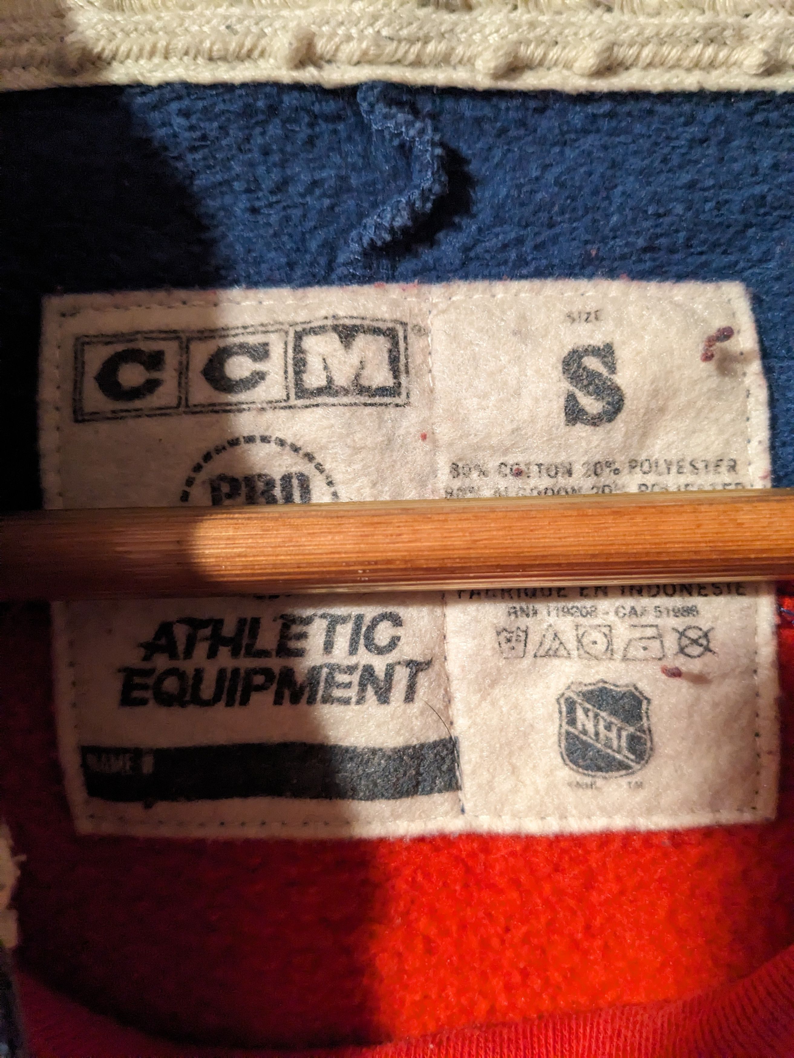 Ccm × NHL × Vintage Retro New York Rangers CCM Red Blue Small Hockey Hoodie Size US S / EU 44-46 / 1 - 4 Thumbnail