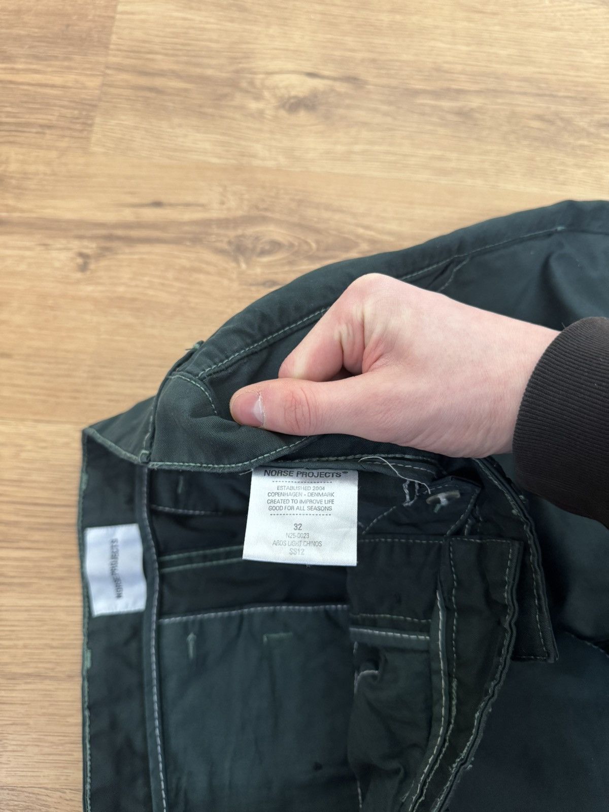 Norse Projects norse projects aros heavy green pants pocket logo Size US 32 / EU 48 - 14 Thumbnail