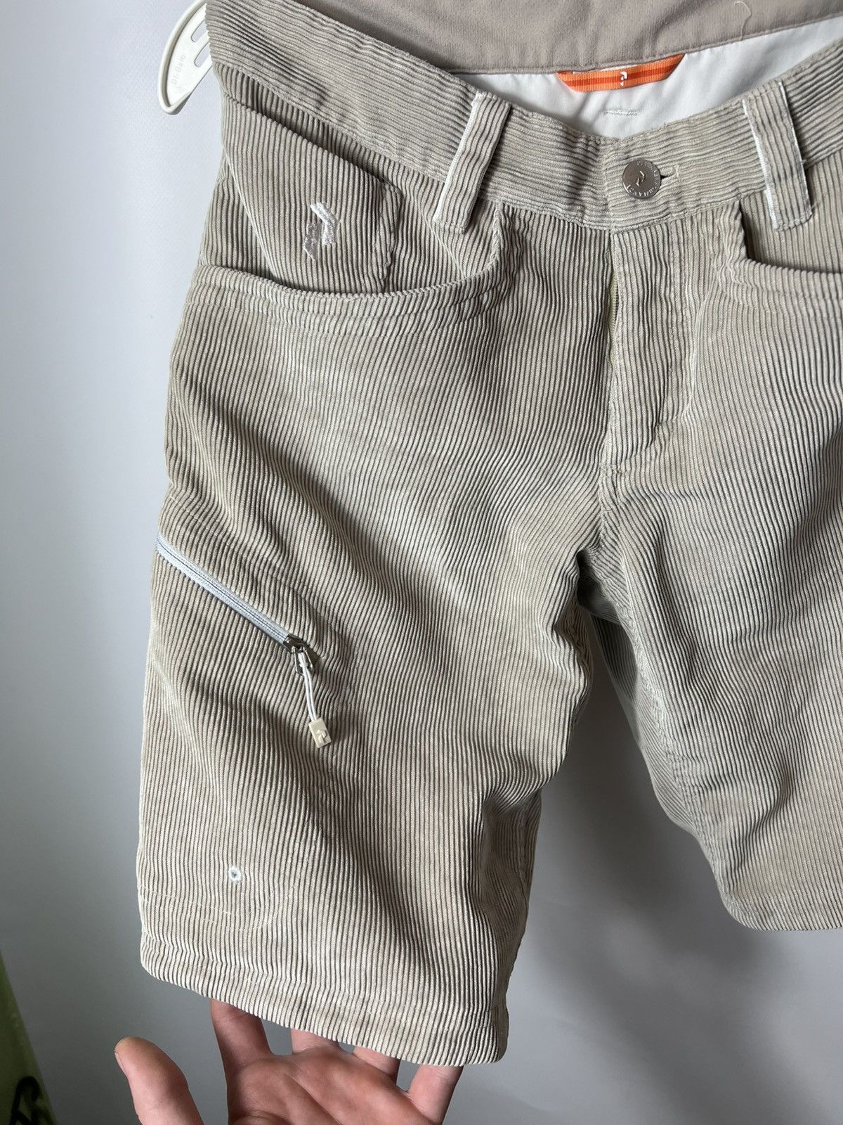 Peak Performance Vintage outdoor Peak Performance Velvet Cargo Shorts Sz Xs Size US 30 / EU 46 - 3 Thumbnail