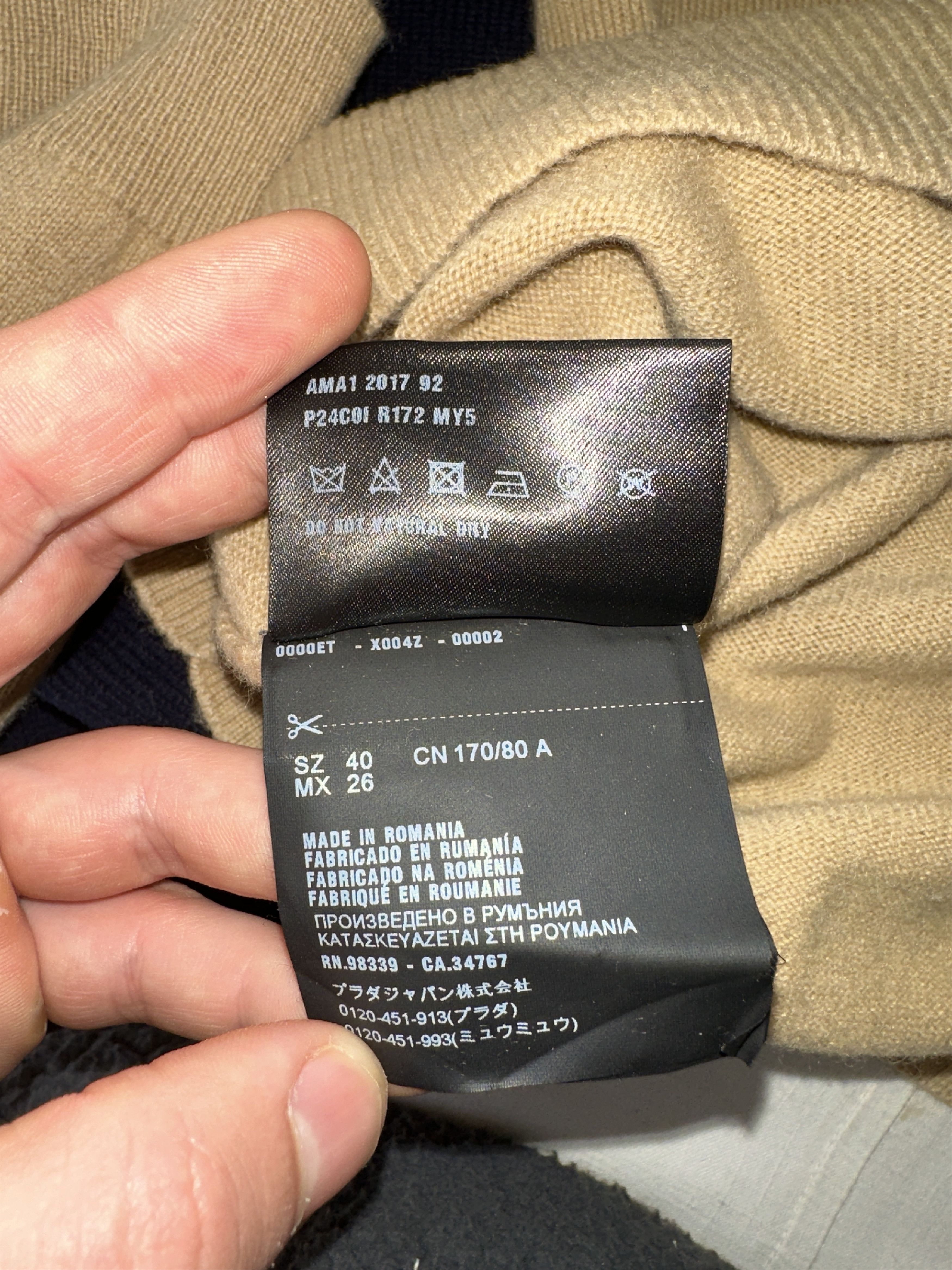 Prada Prada 100% Cashmere Boat Neck Back Button Sweater Size 40 IT Size S / US 4 / IT 40 - 11 Thumbnail