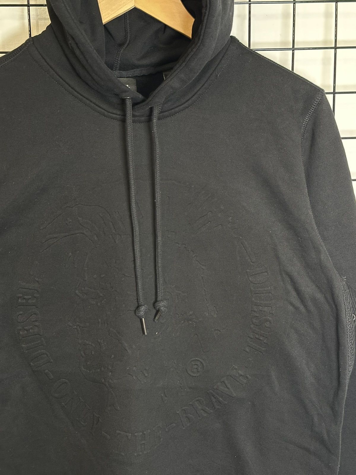 Diesel hoodie embossed design, similar to those offered by Diesel. Size US S / EU 44-46 / 1 - 2 Thumbnail