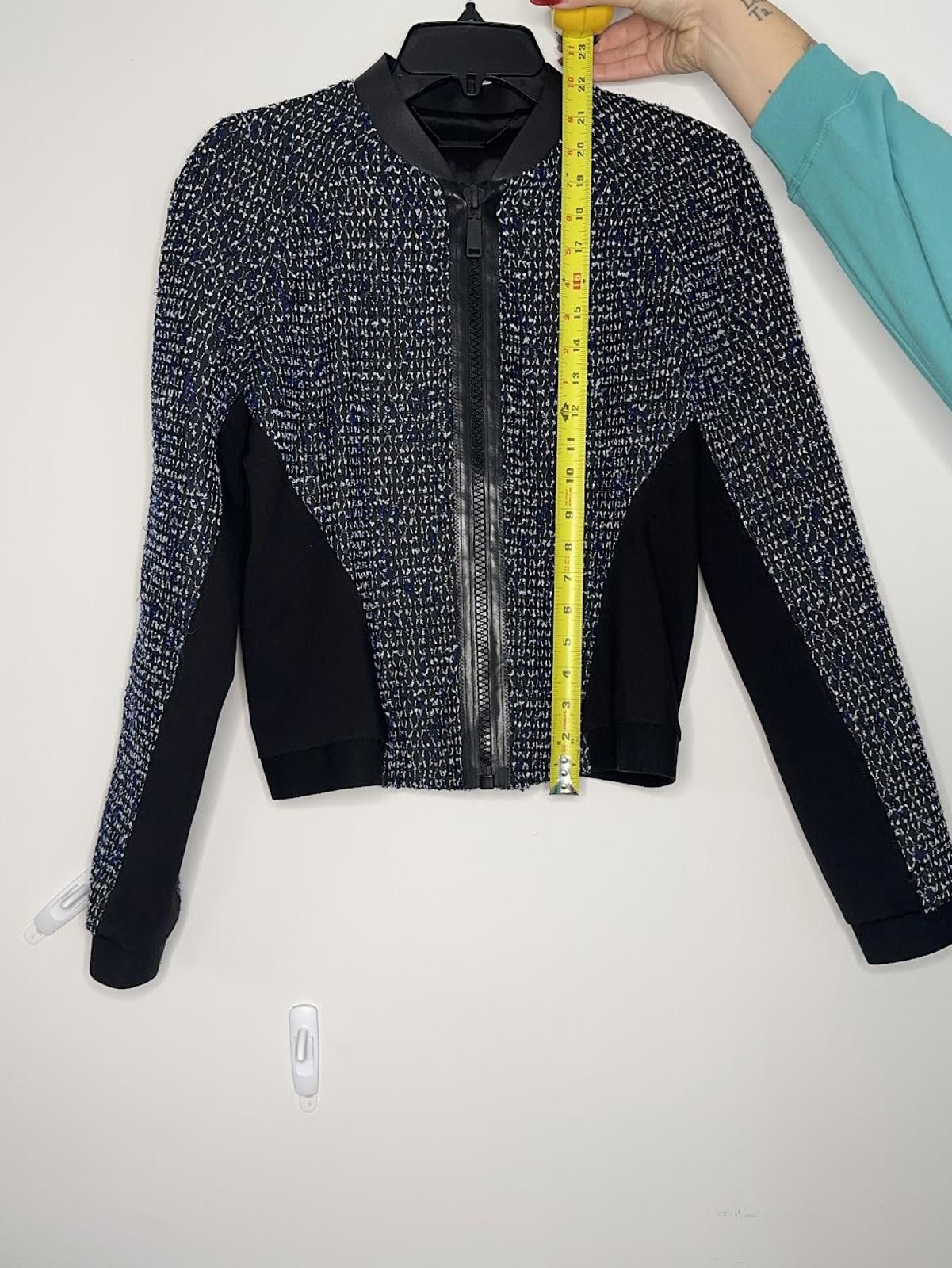 Elie Tahari Elie Tahari Sandie Cropped Zip-Front Tweed Jacket - Sz. M Size M / US 6-8 / IT 42-44 - 9 Thumbnail