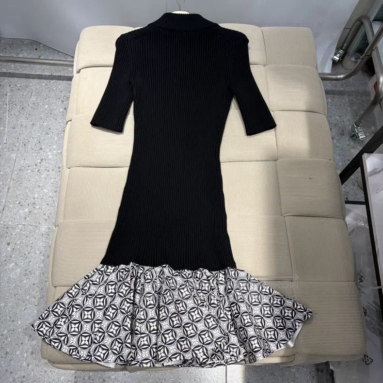 Louis Vuitton Louis Vuitton Knit panel hem full print dress Size XS / US 0-2 / IT 36-38 - 2 Thumbnail