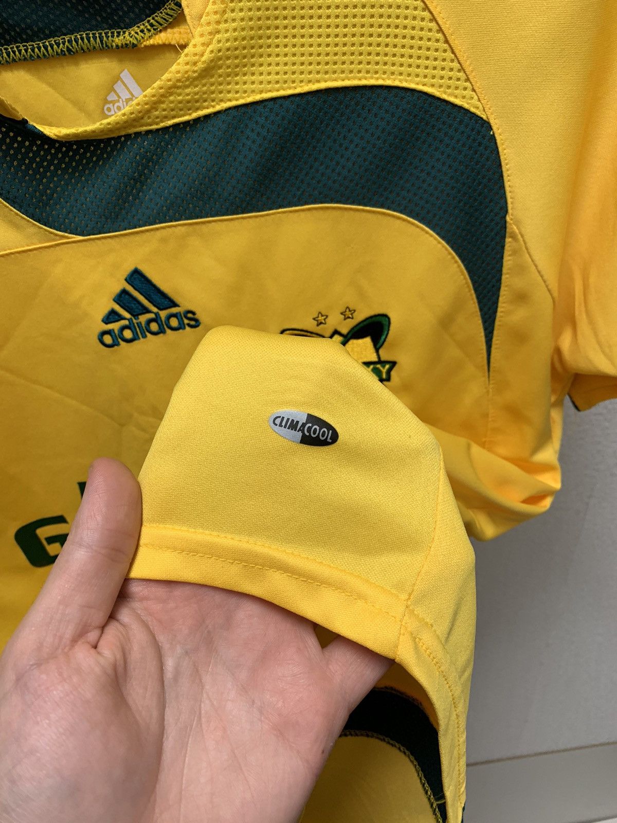Adidas Los Angeles Galaxy adidas soccer jersey M sz yellow Size US M / EU 48-50 / 2 - 6 Thumbnail
