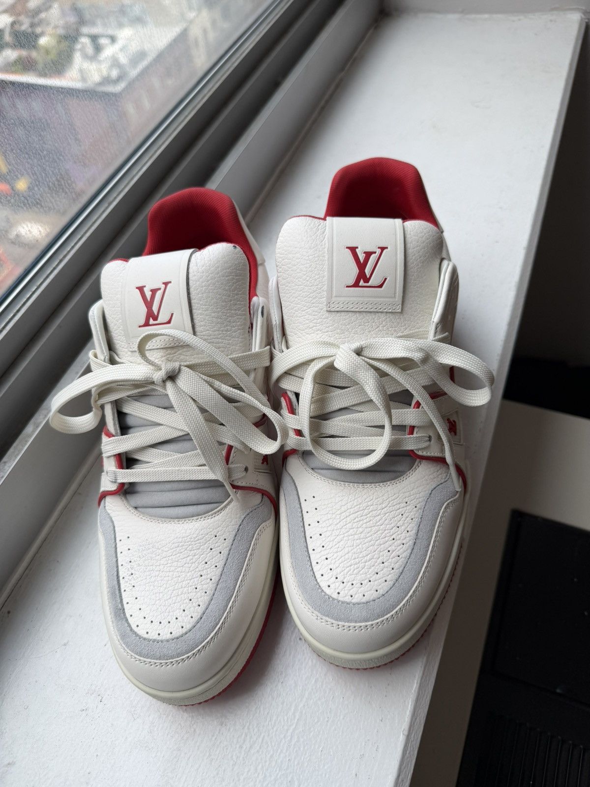 Louis Vuitton #54 Signature Trainer Sneaker, size LV 8 (US9.5) Size US 9.5 / EU 42-43 - 3 Thumbnail