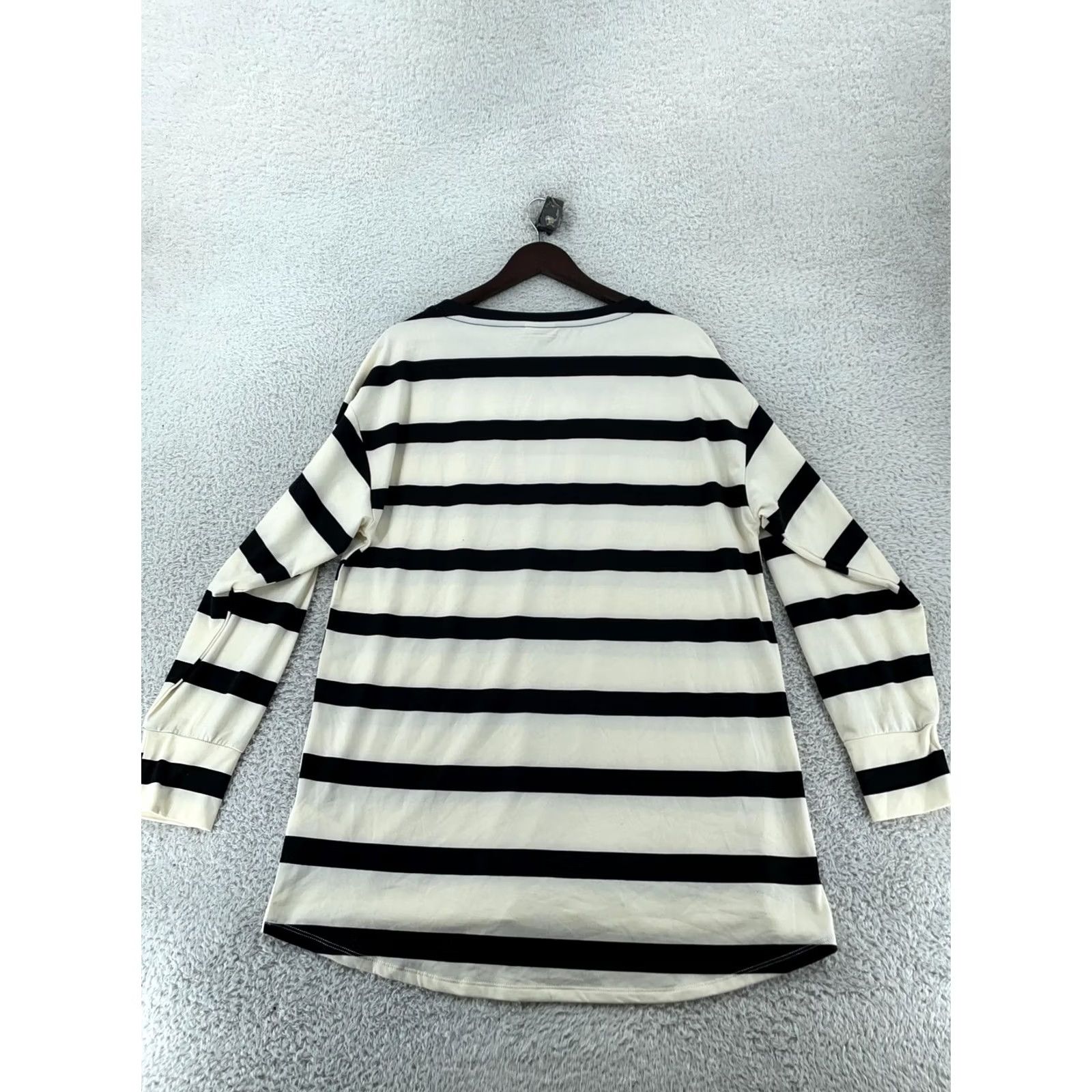 Vintage LuLaRoe Nora Tunic Top Womens L Black White Stripe Long Sleeve Crewneck Shirt Blouse Size L / US 10 / IT 46 - 3 Thumbnail