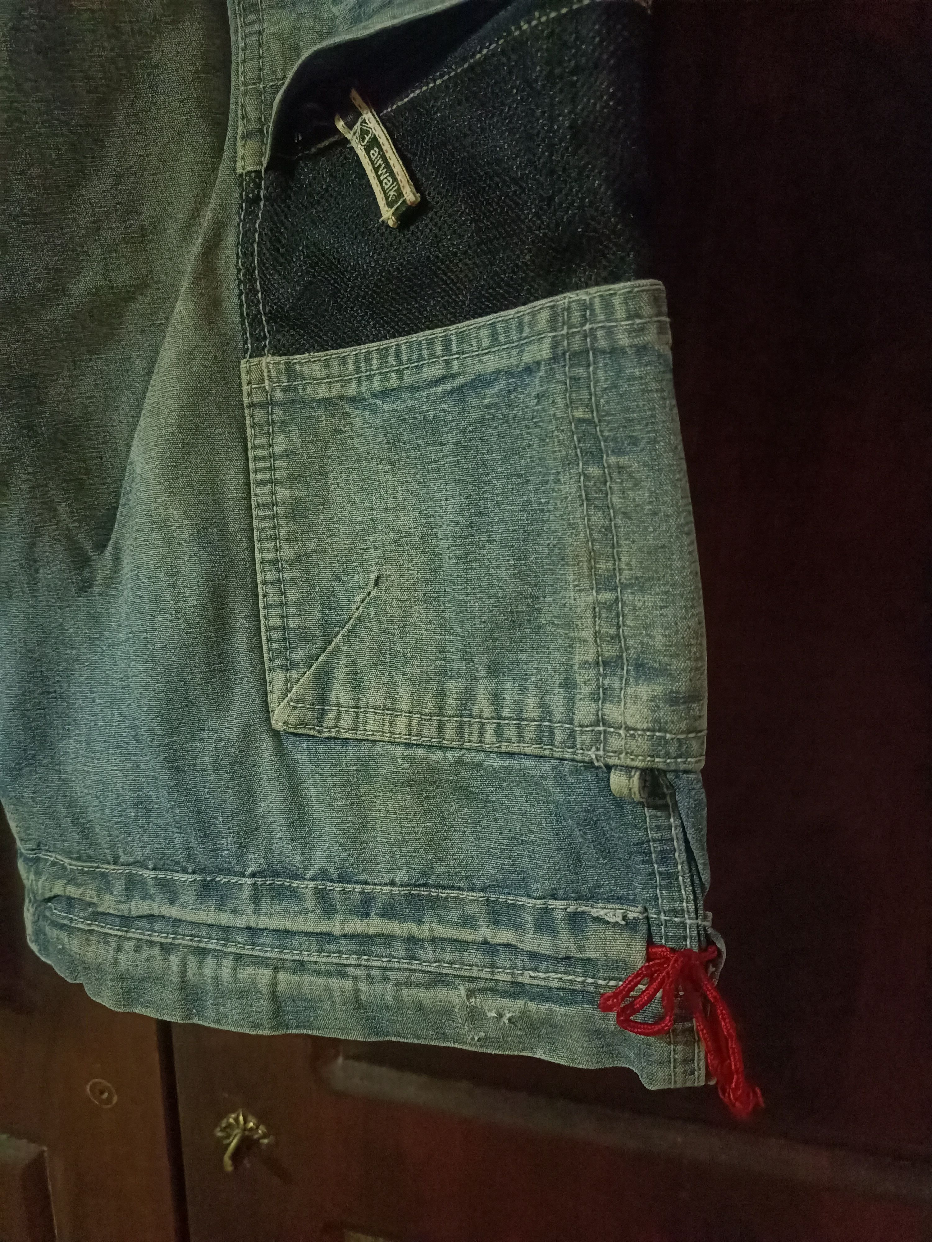 Airwalk × Vintage Vintage Distress Airwalk Short Jeans Size US 34 / EU 50 - 7 Thumbnail