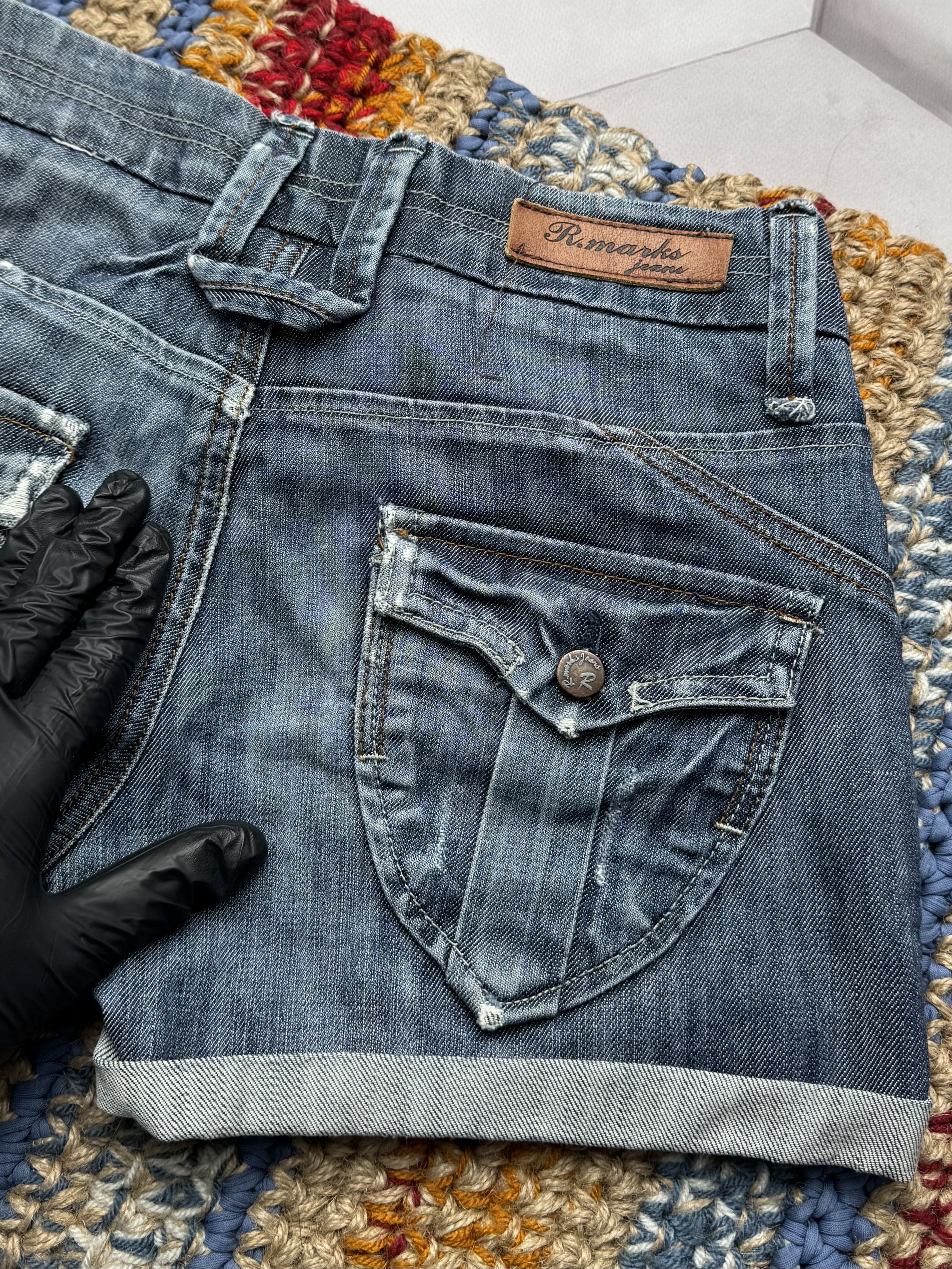 Vintage Vintage Denim Shorts Low Rise Cuffed Y2K Womens (E4) Size 25" / US 0 / IT 36 - 9 Thumbnail