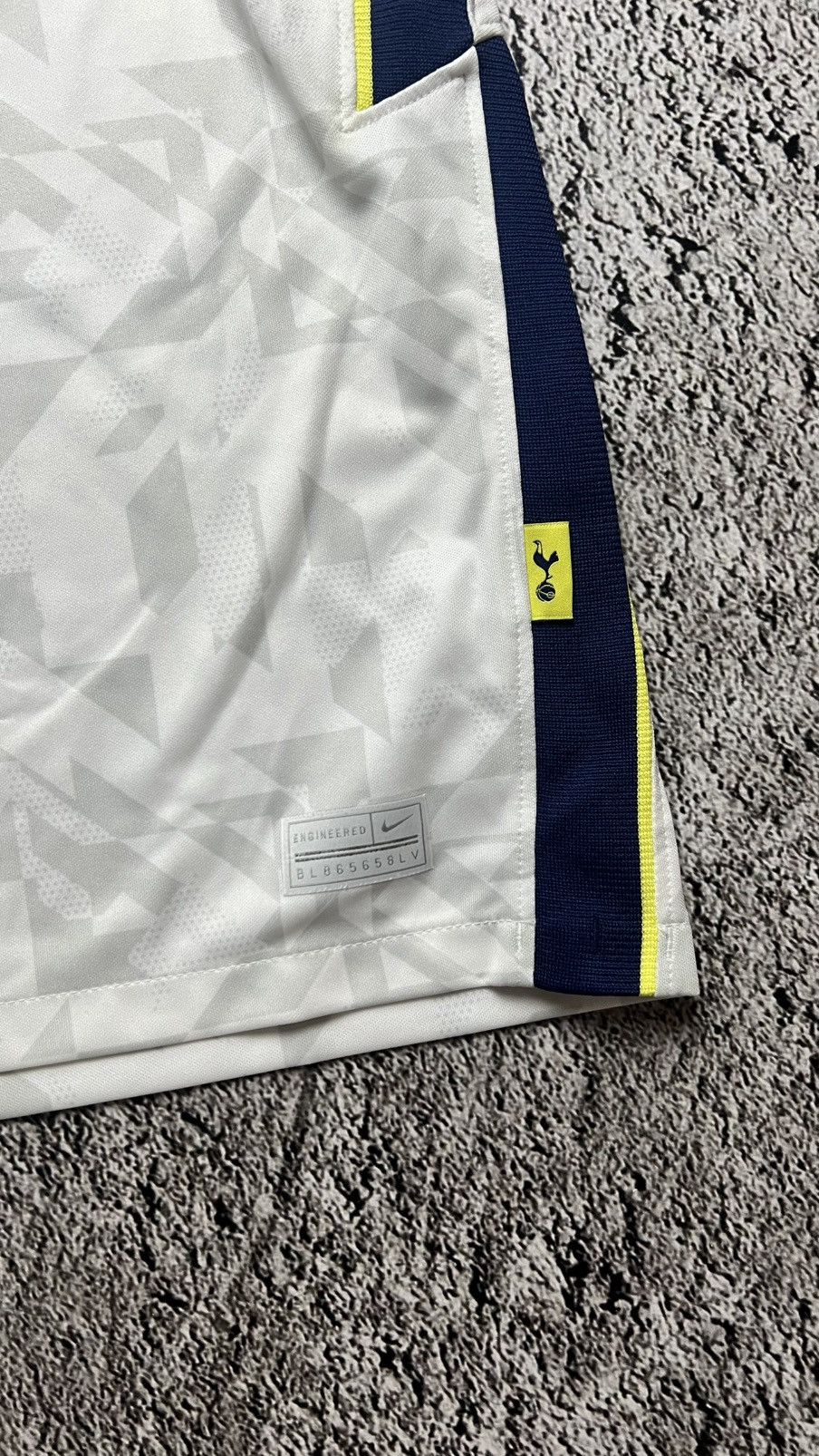 Nike 2020-2021 Nike Tottenham Hotspur jersey Size US S / EU 44-46 / 1 - 3 Thumbnail