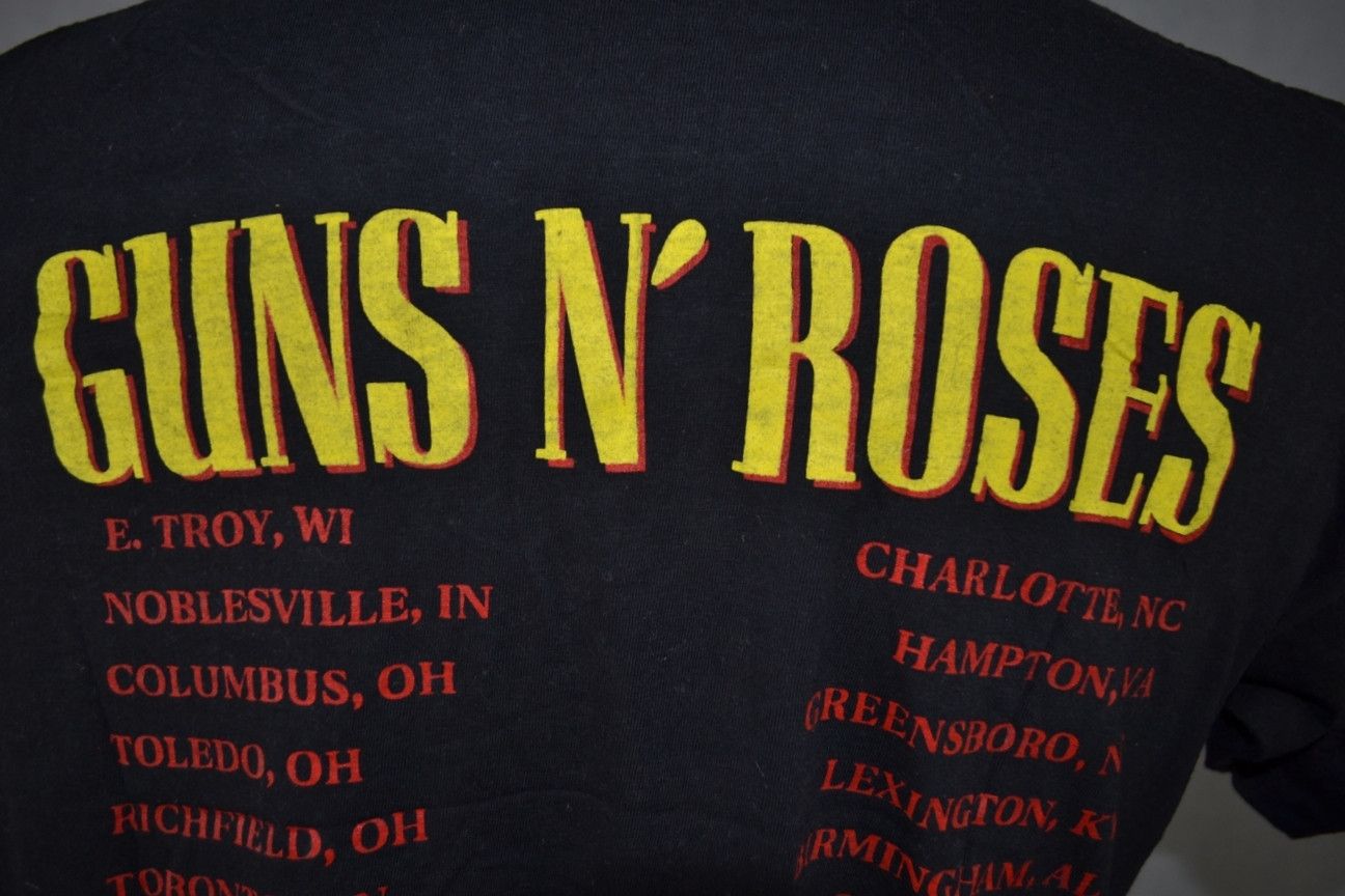 Band Tees Vintage 1991 Guns N' Roses Use Your Illusion t-shirt Size US M / EU 48-50 / 2 - 3 Thumbnail