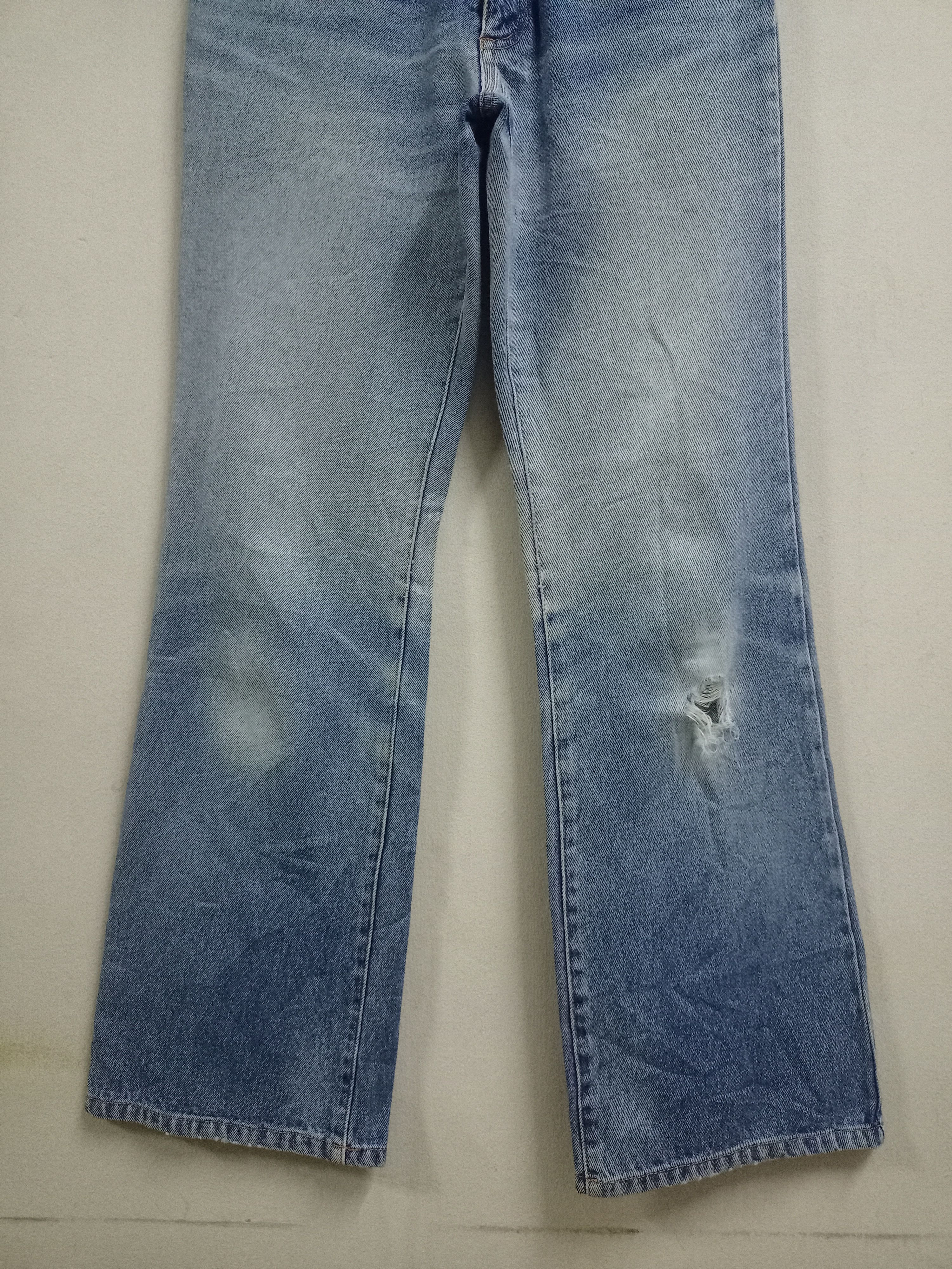 Japanese Brand Vintage Japanese Brand Blue Wash Distressed Flare Jeans Size US 26 / EU 42 - 6 Thumbnail