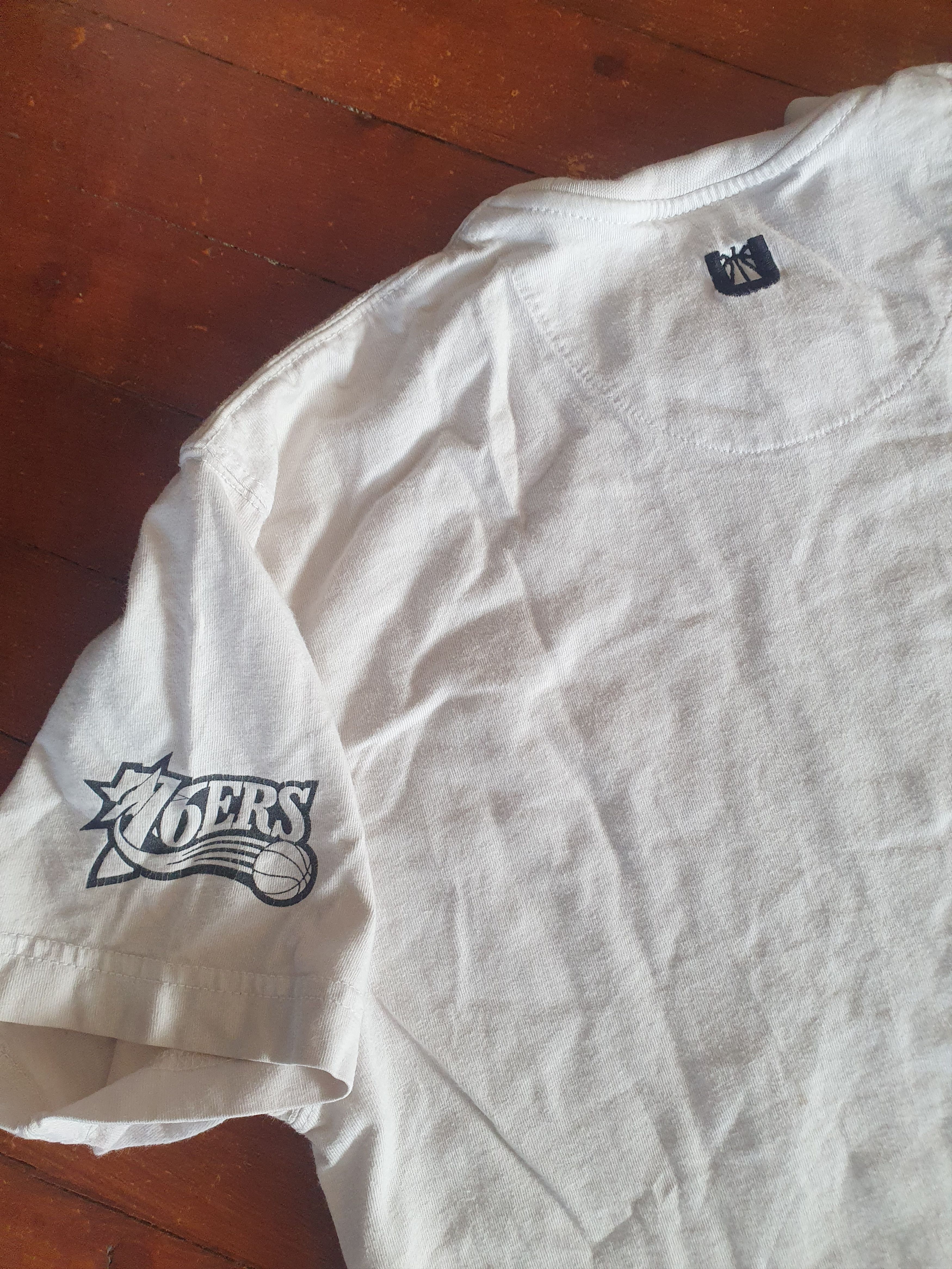 NBA Alan Iverson NBA Philadelphia 76ers UNK t-shirt sz M Size US M / EU 48-50 / 2 - 11 Thumbnail
