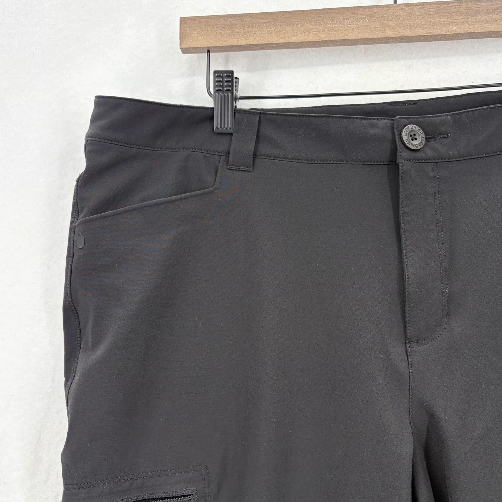 Eddie Bauer VINTAGE Eddie Bauer Travex Pants Womens 18 Black Cargo Stretch Hiking Outdoor Travel Size 40" / US 18 - 3 Thumbnail